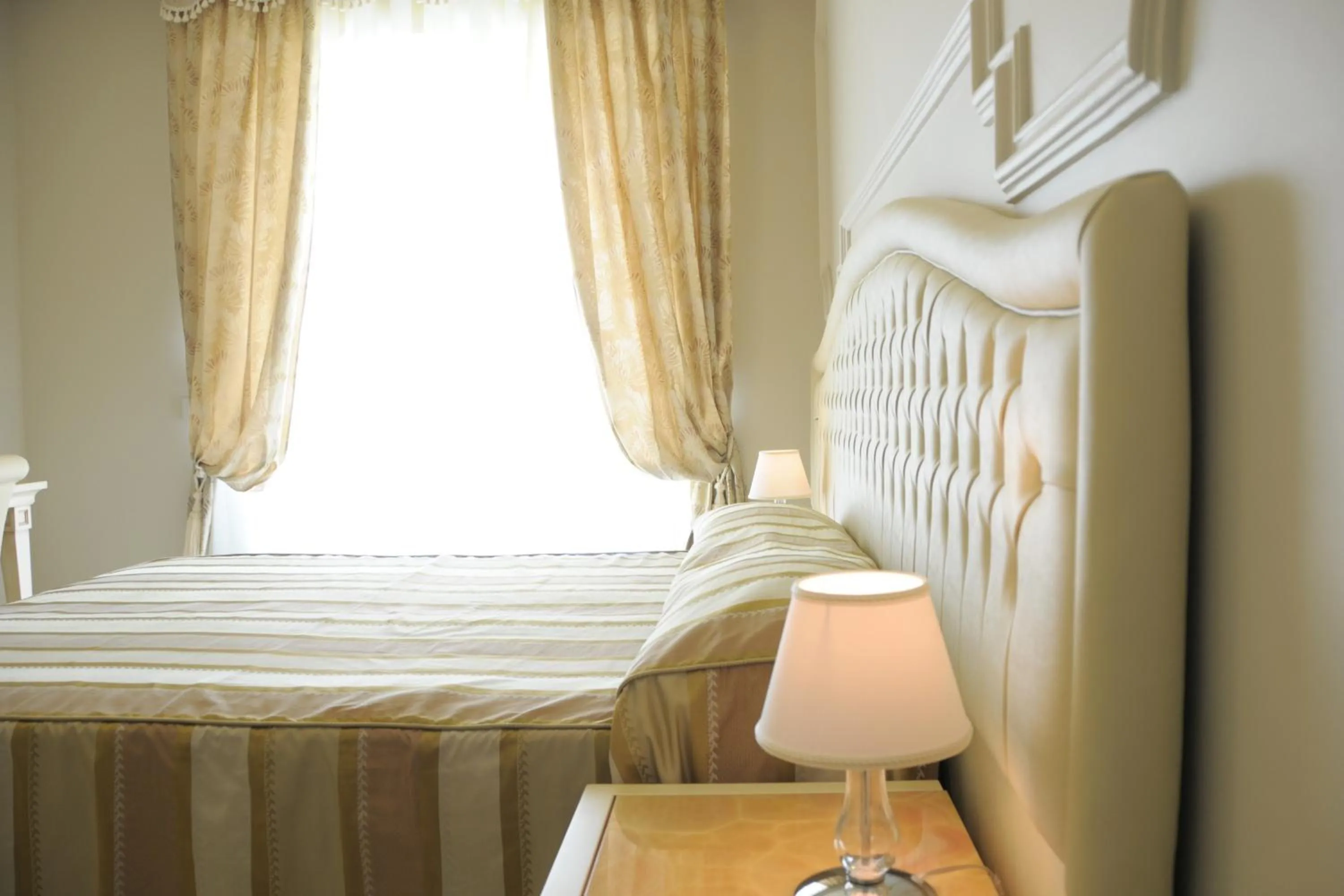 Decorative detail, Bed in Hotel Conchiglia