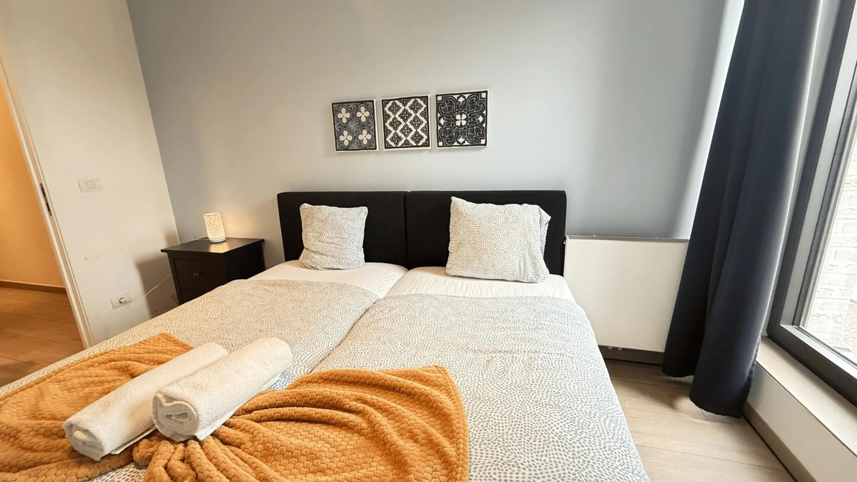 Bed in OneLuxStay near Diamond District