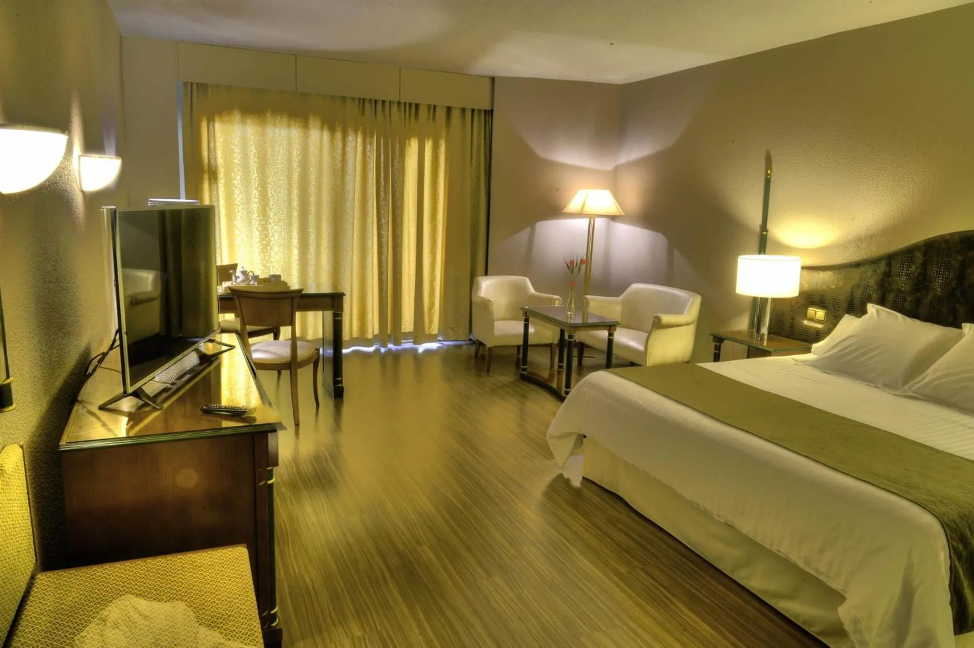 Bed in Beatriz Toledo Auditorium & Spa