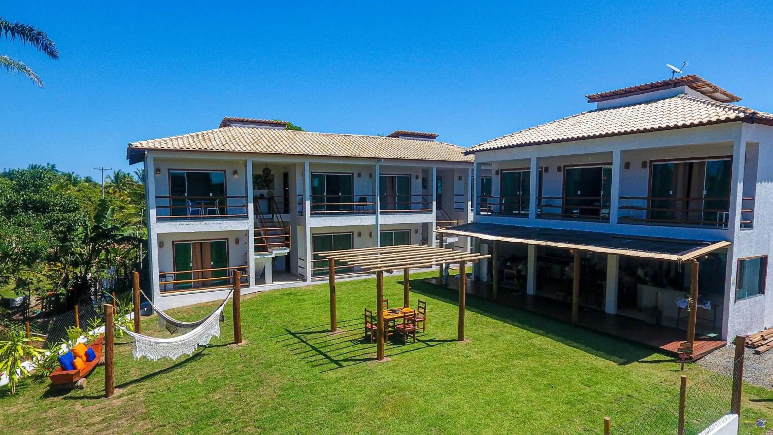 Property building in Pousada Céu & Mar de Taipu