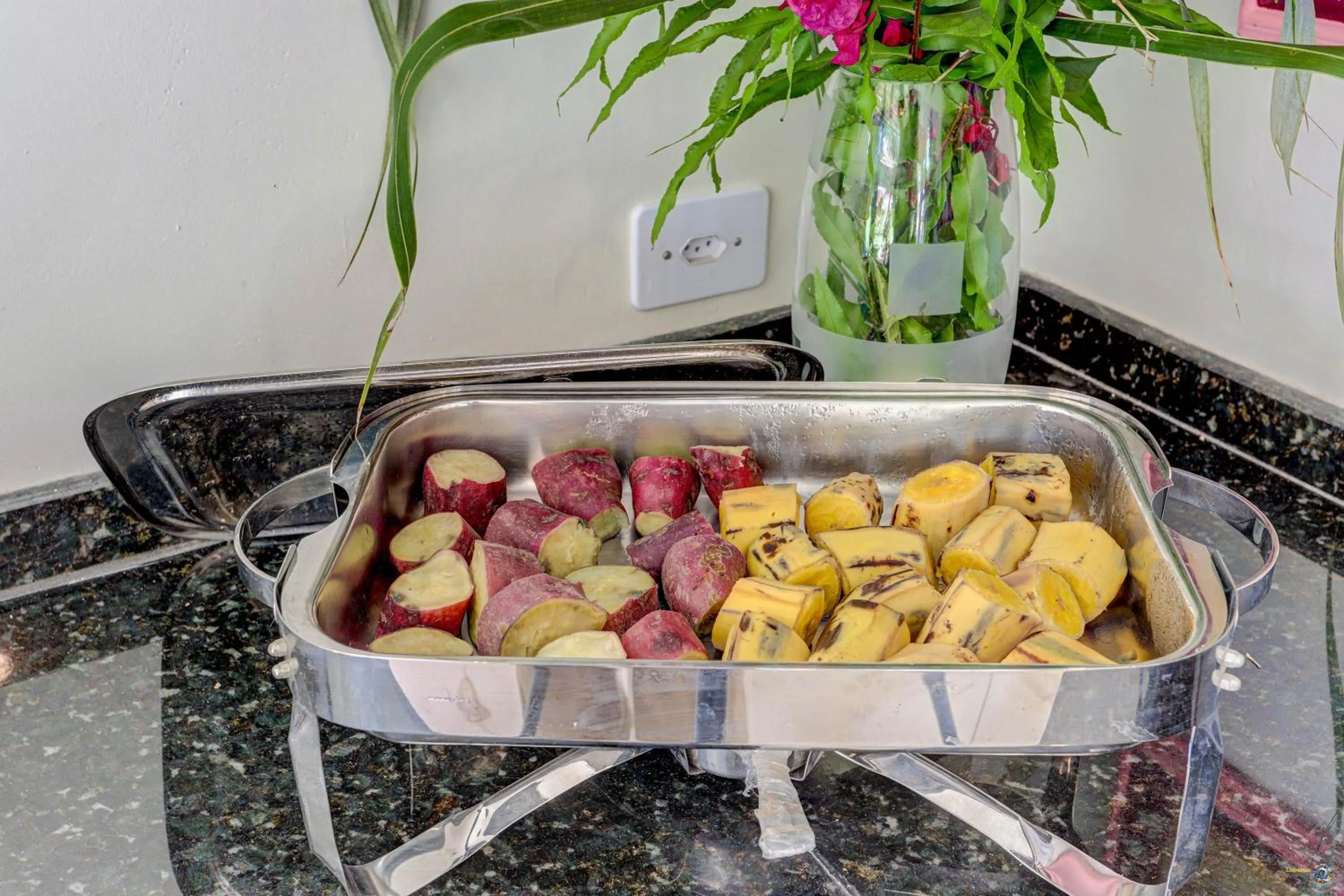 Buffet breakfast in Pousada Céu & Mar de Taipu