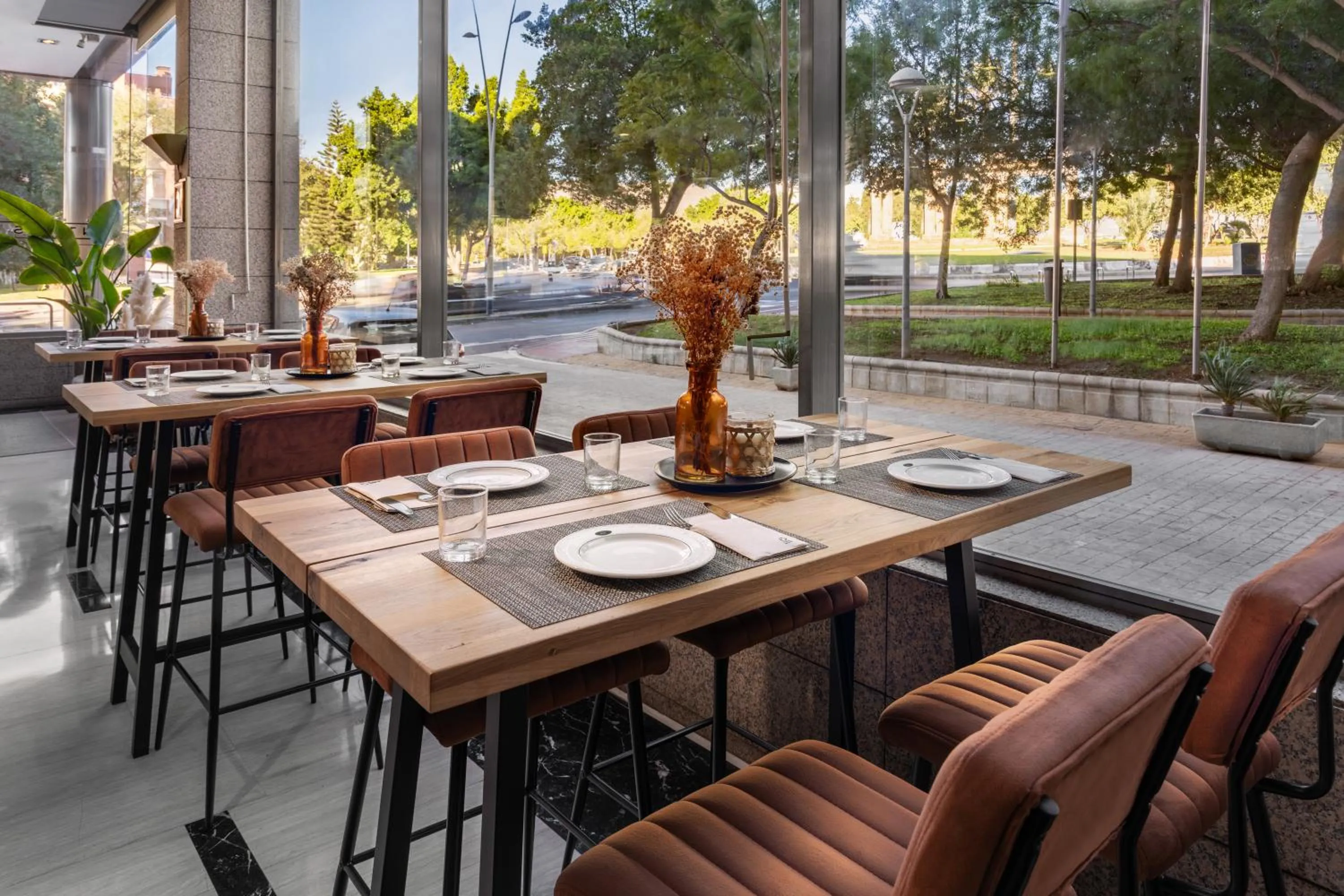 Restaurant/places to eat in Elba Almeria Business & Convention Hotel