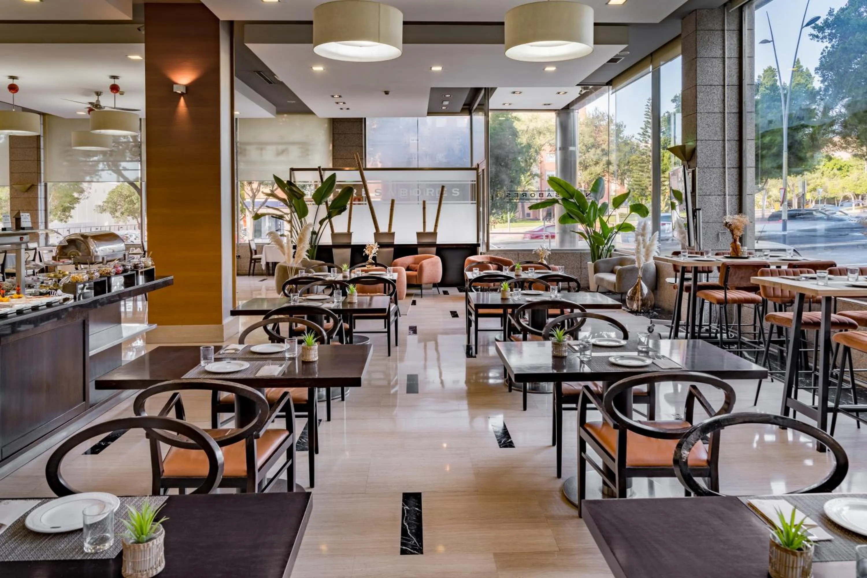 Restaurant/places to eat in Elba Almeria Business & Convention Hotel