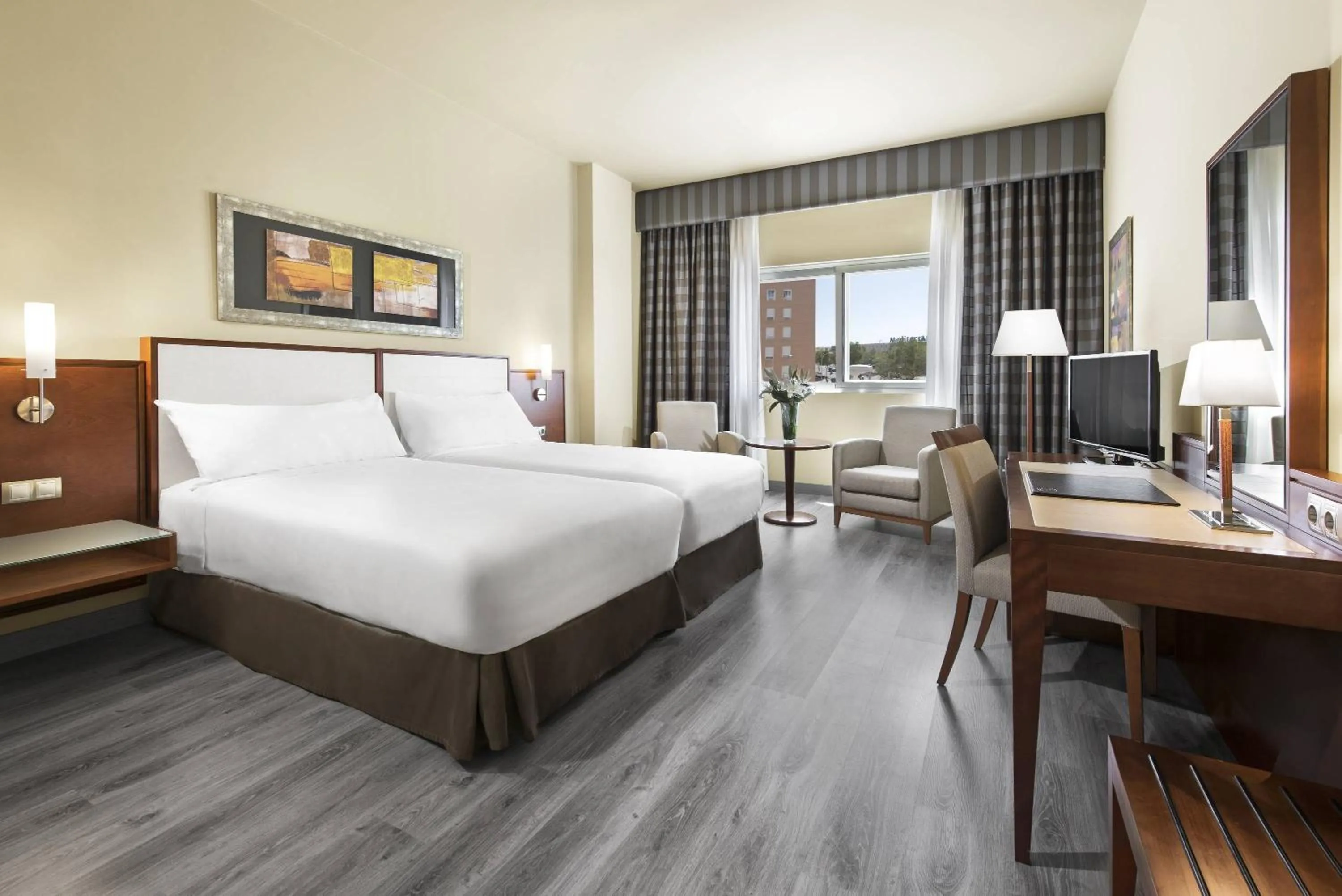 Photo of the whole room, Bed in Elba Almeria Business & Convention Hotel