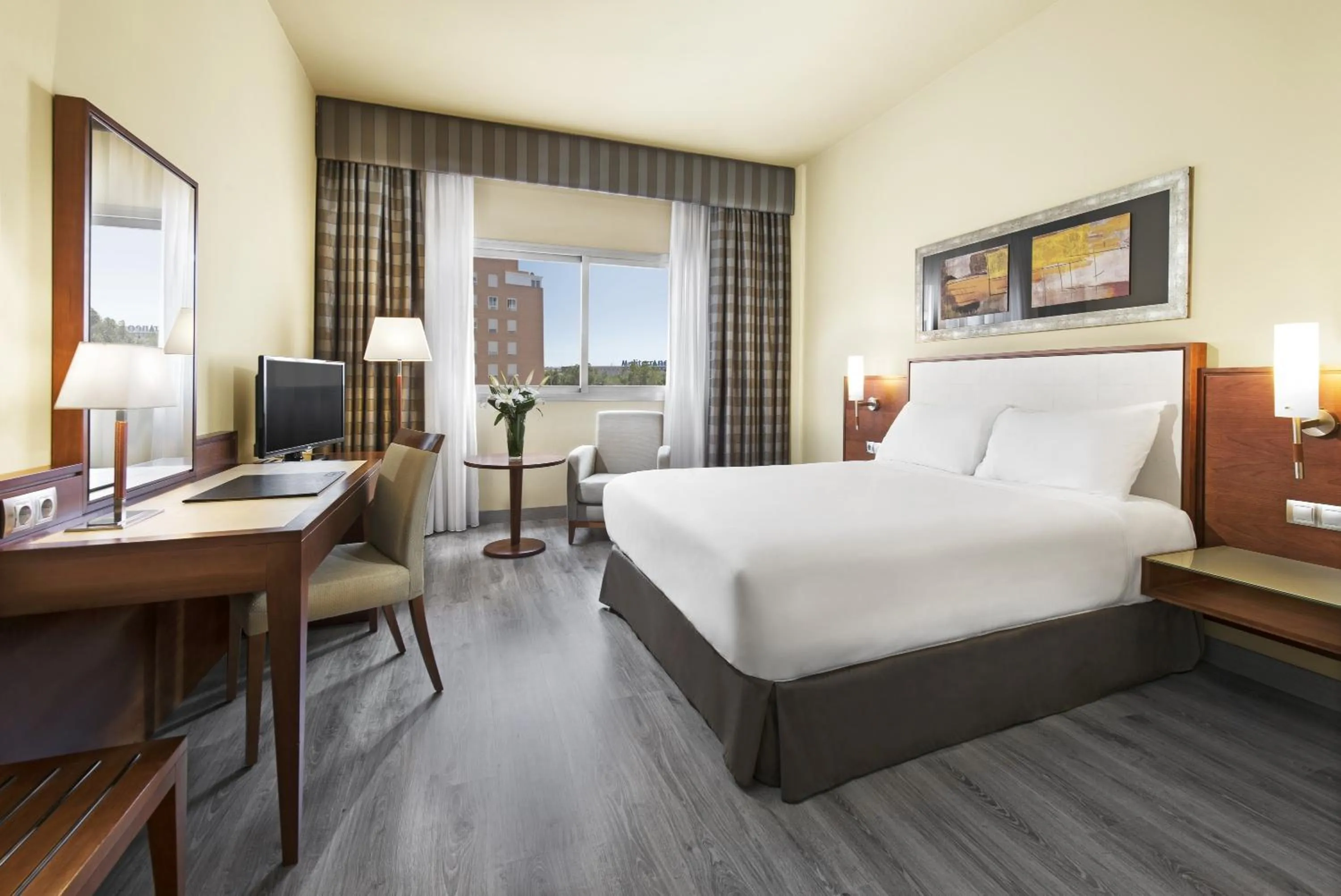 Photo of the whole room, Bed in Elba Almeria Business & Convention Hotel