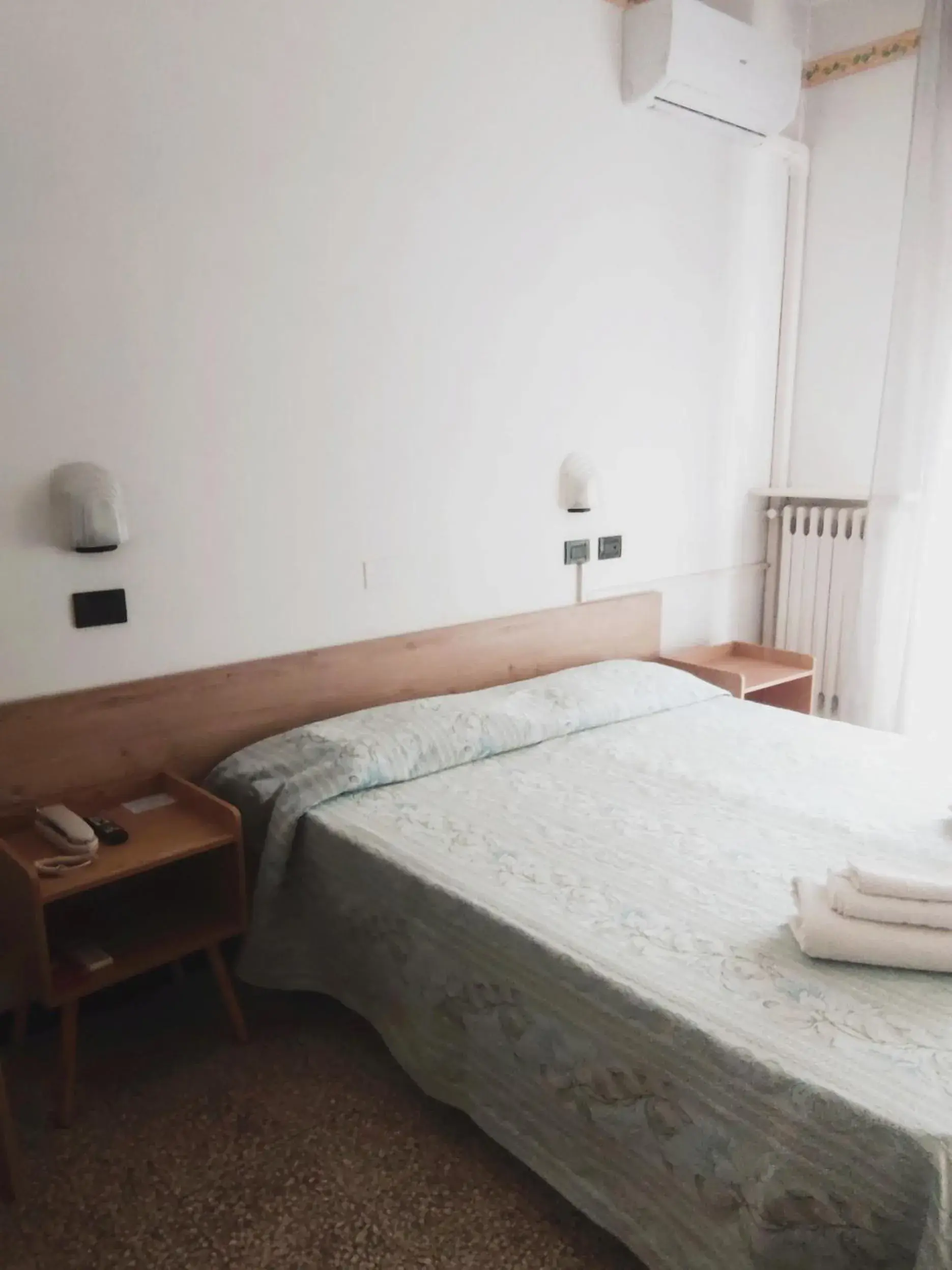 Budget Double or Twin Room in Hotel Ardesia Budget Double or Twin Room in Hotel Ardesia