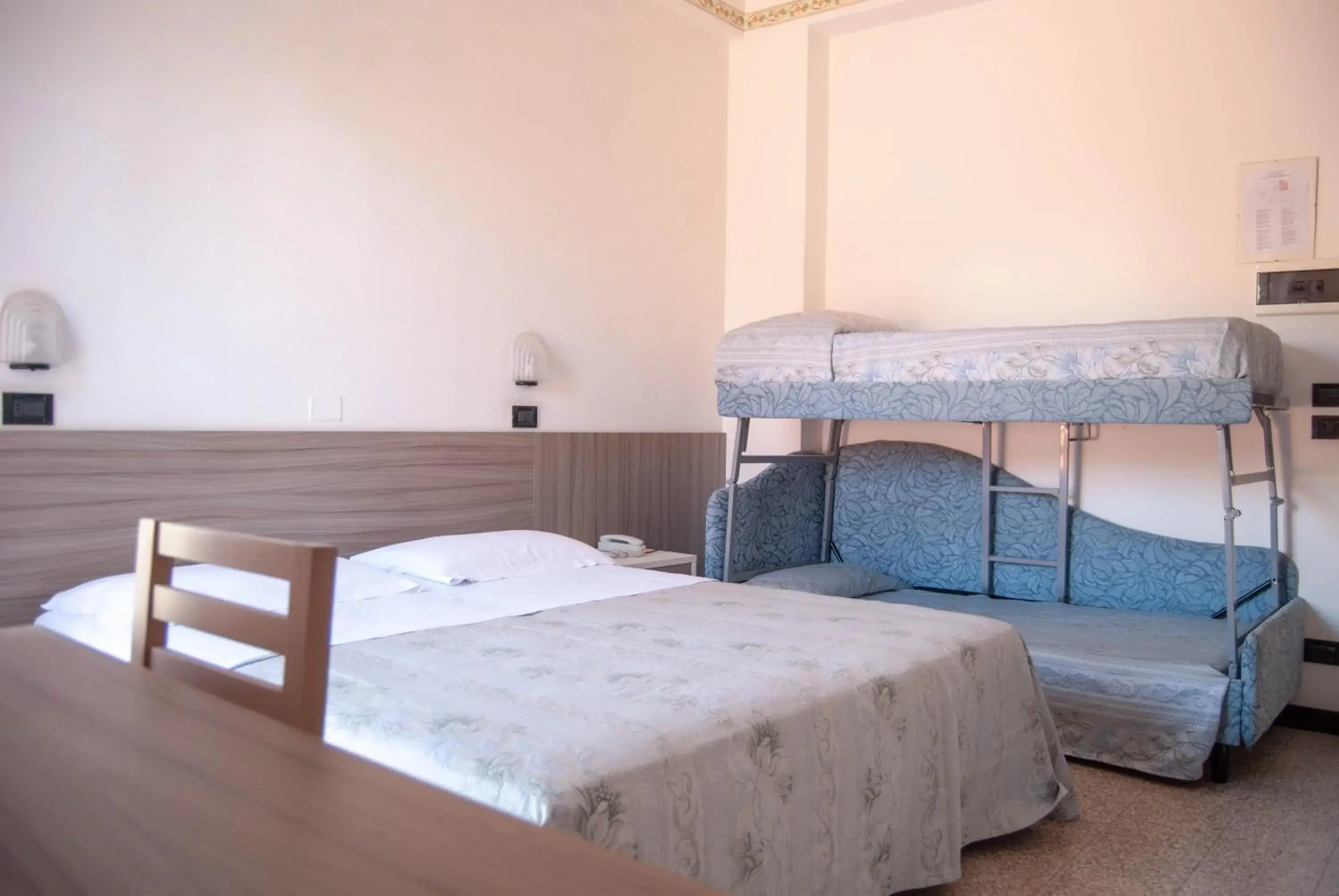 Quadruple Room with Balcony in Hotel Ardesia Quadruple Room with Balcony in Hotel Ardesia