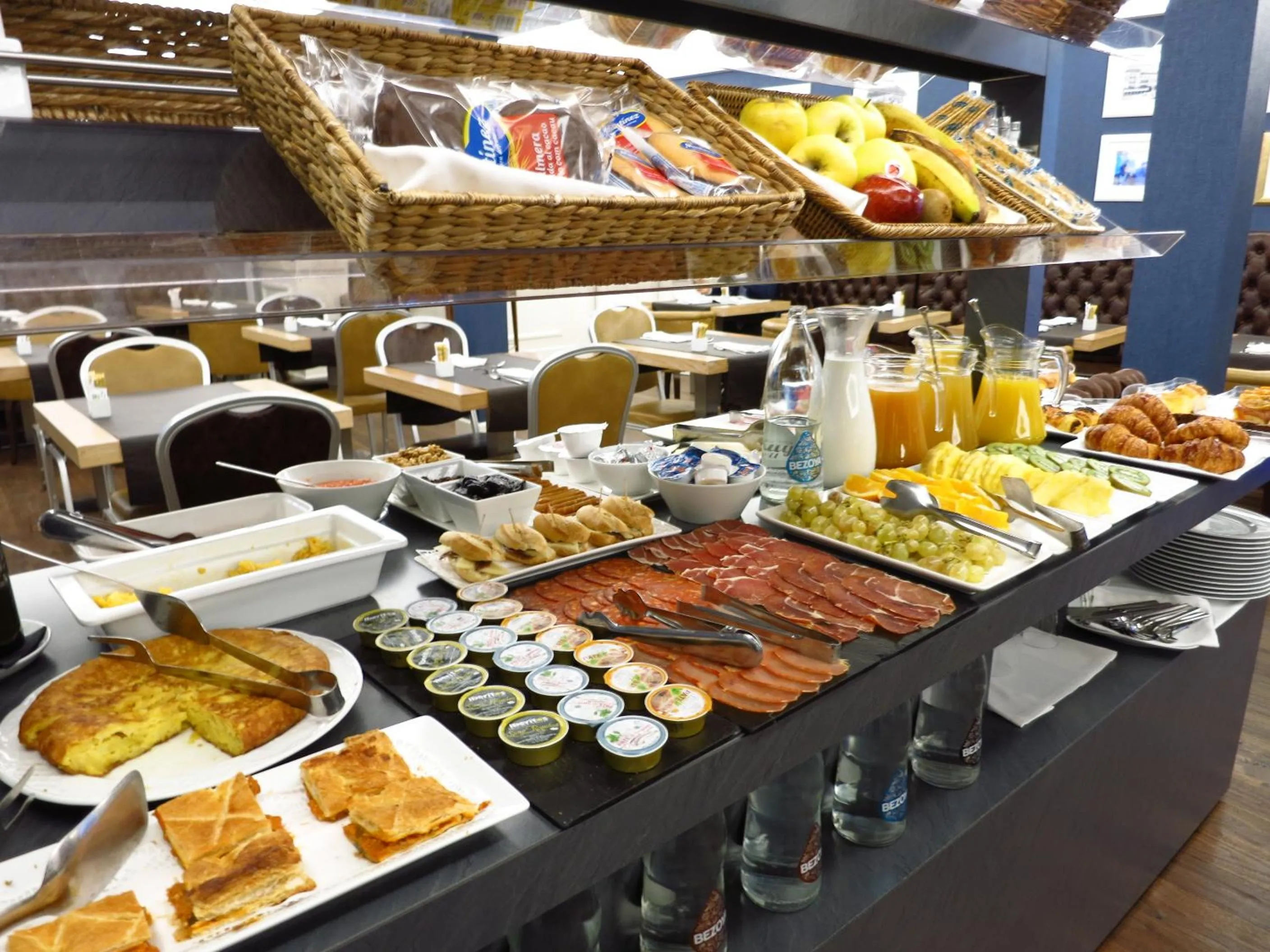 Breakfast in Hotel Boutique Atrio