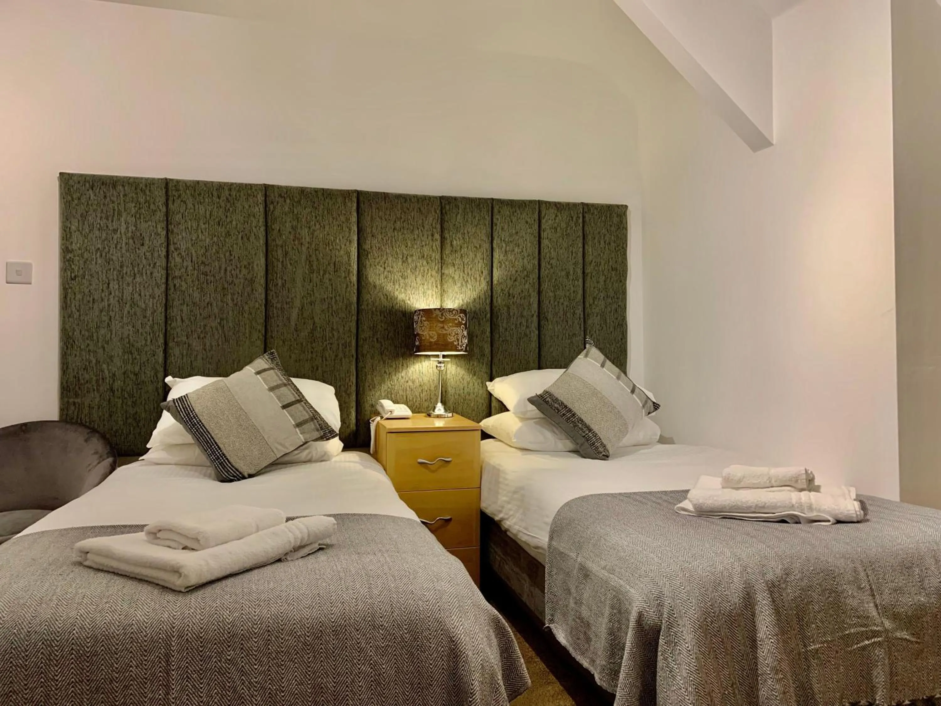 Bed in Membly Hall Hotel