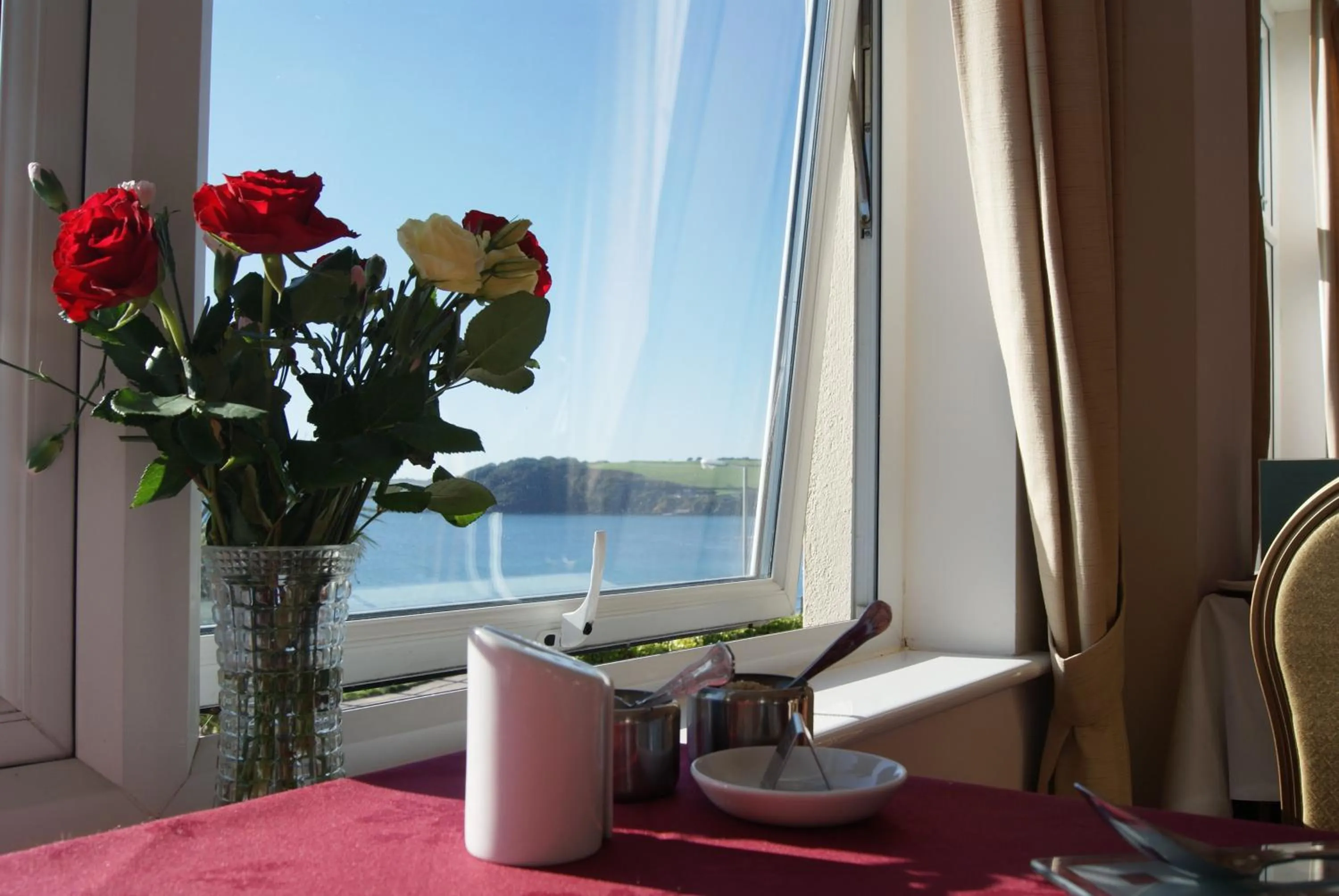 Restaurant/places to eat in Membly Hall Hotel