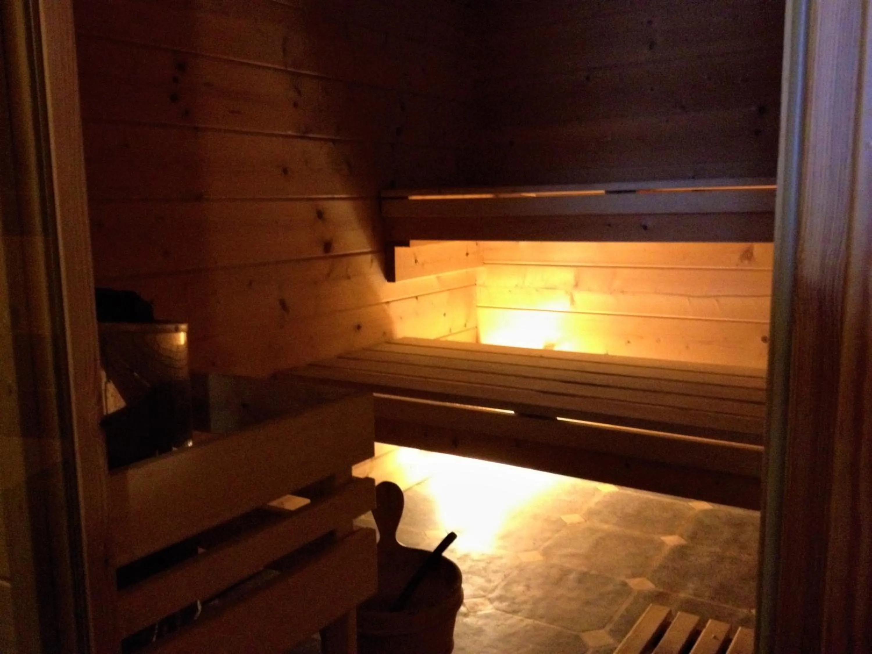 Sauna in Membly Hall Hotel