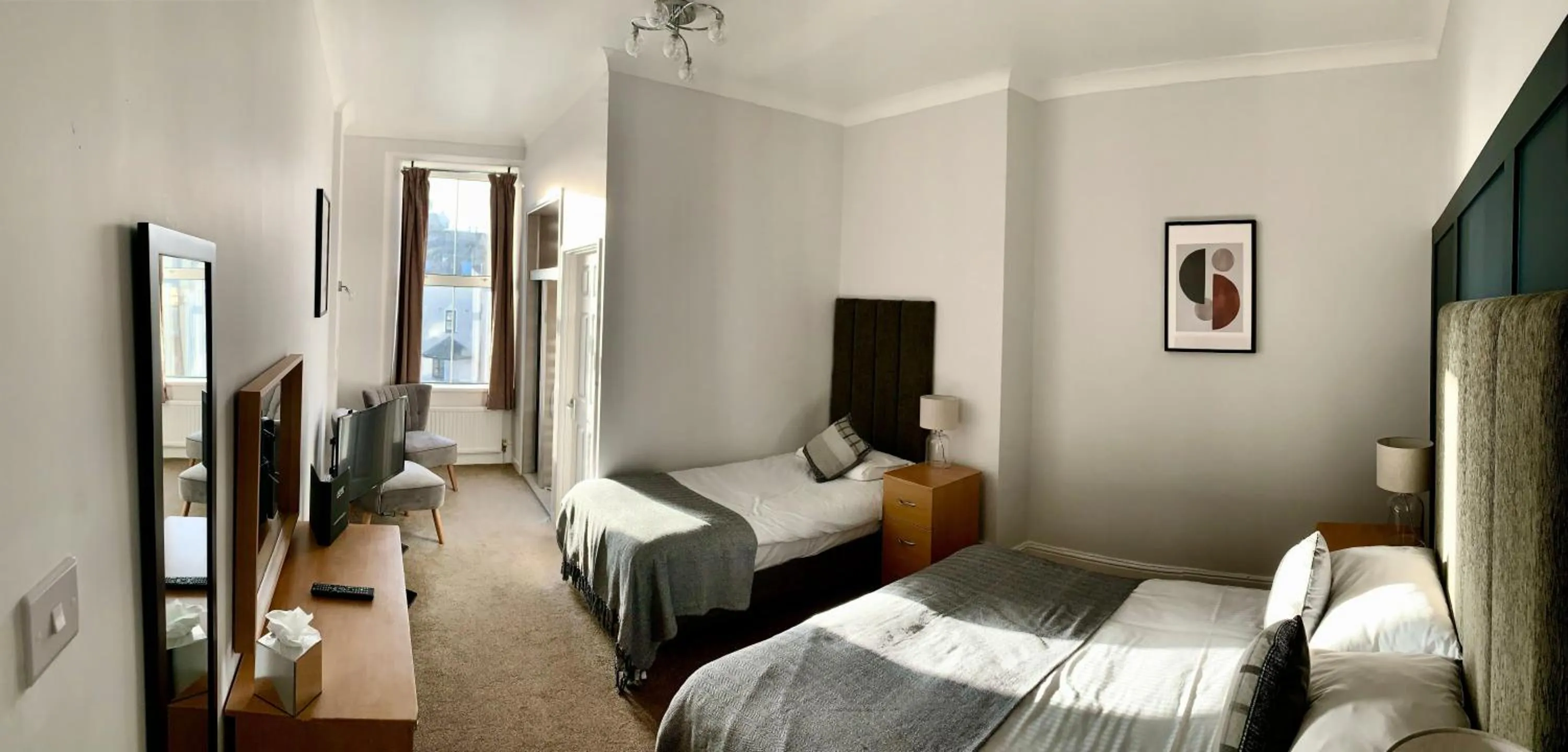 Bed in Membly Hall Hotel