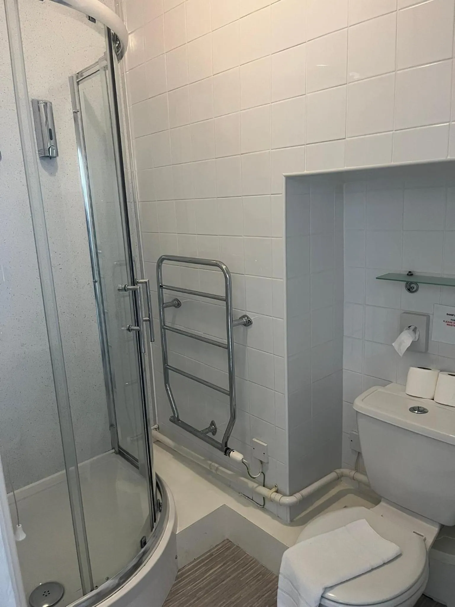 Shower in The Calder House Hotel