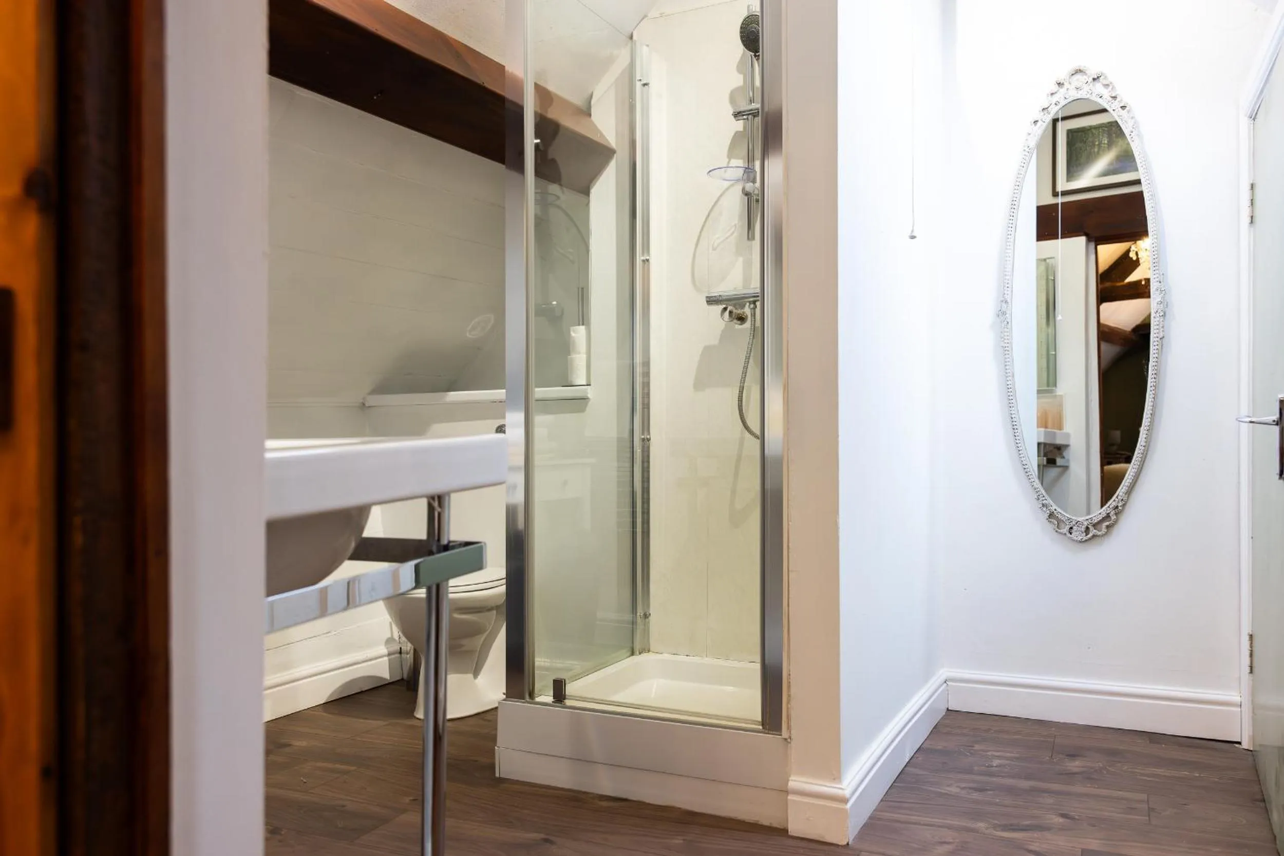 Shower in The First Hurdle Guest House