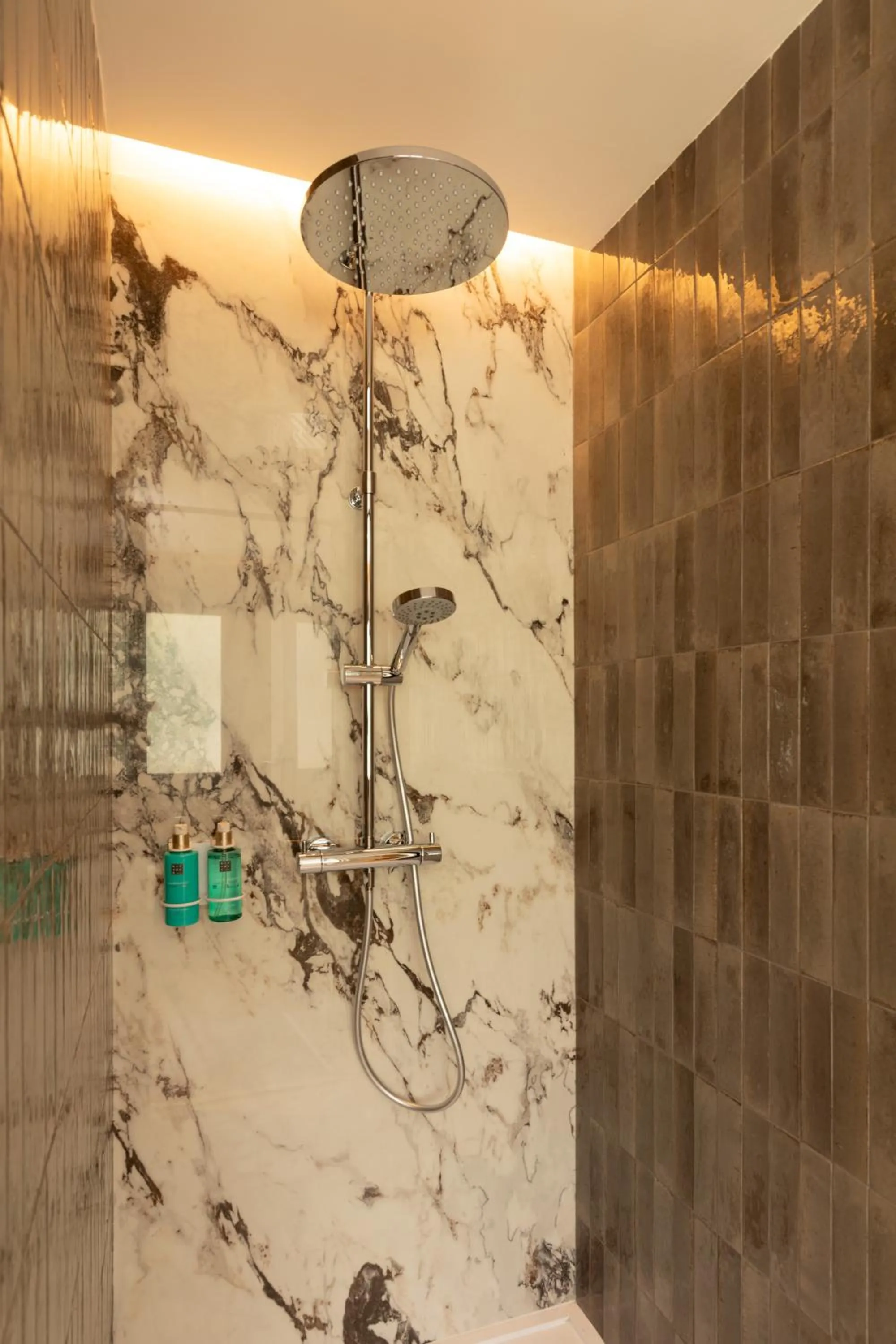 Shower in Hotel Encinar de Sotogrande