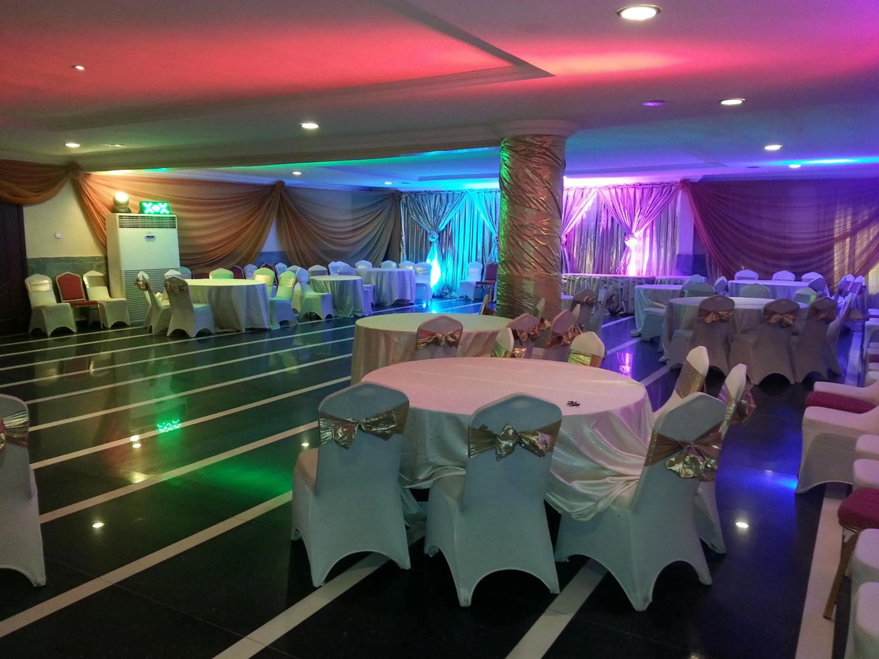 Restaurant/places to eat in De Rembrandt Hotels and Suites