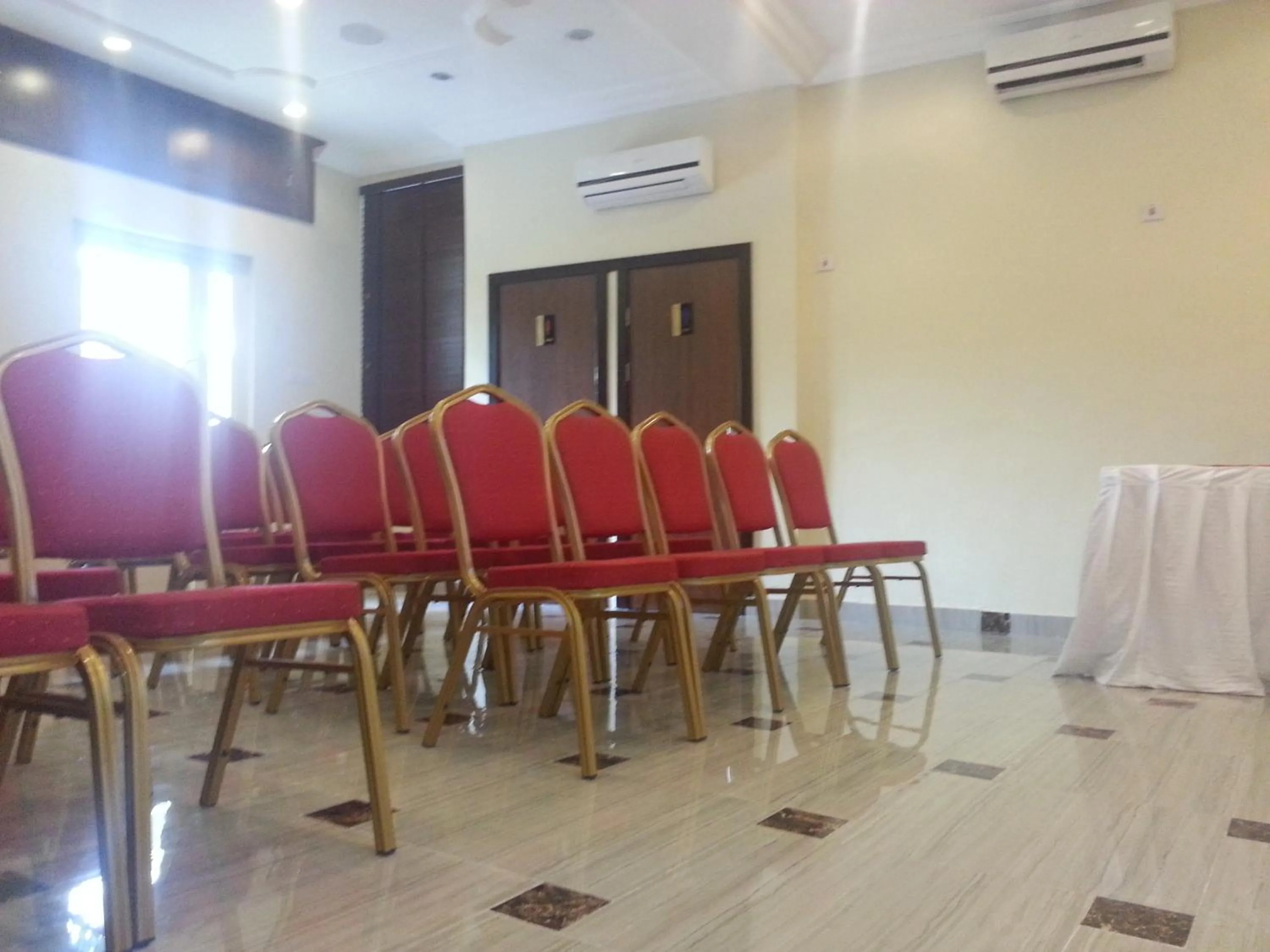 Business facilities in De Rembrandt Hotels and Suites