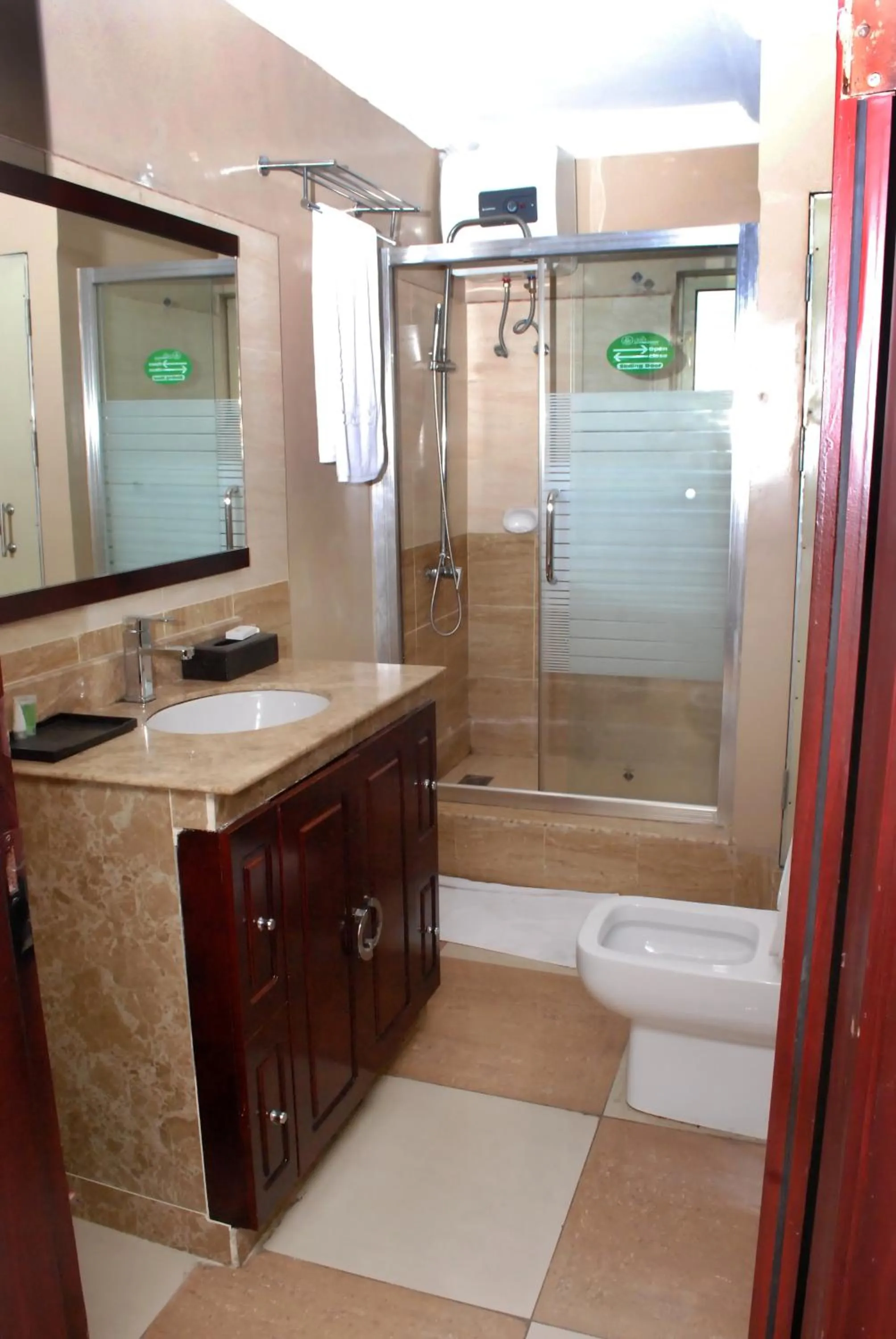 Bathroom in De Rembrandt Hotels and Suites