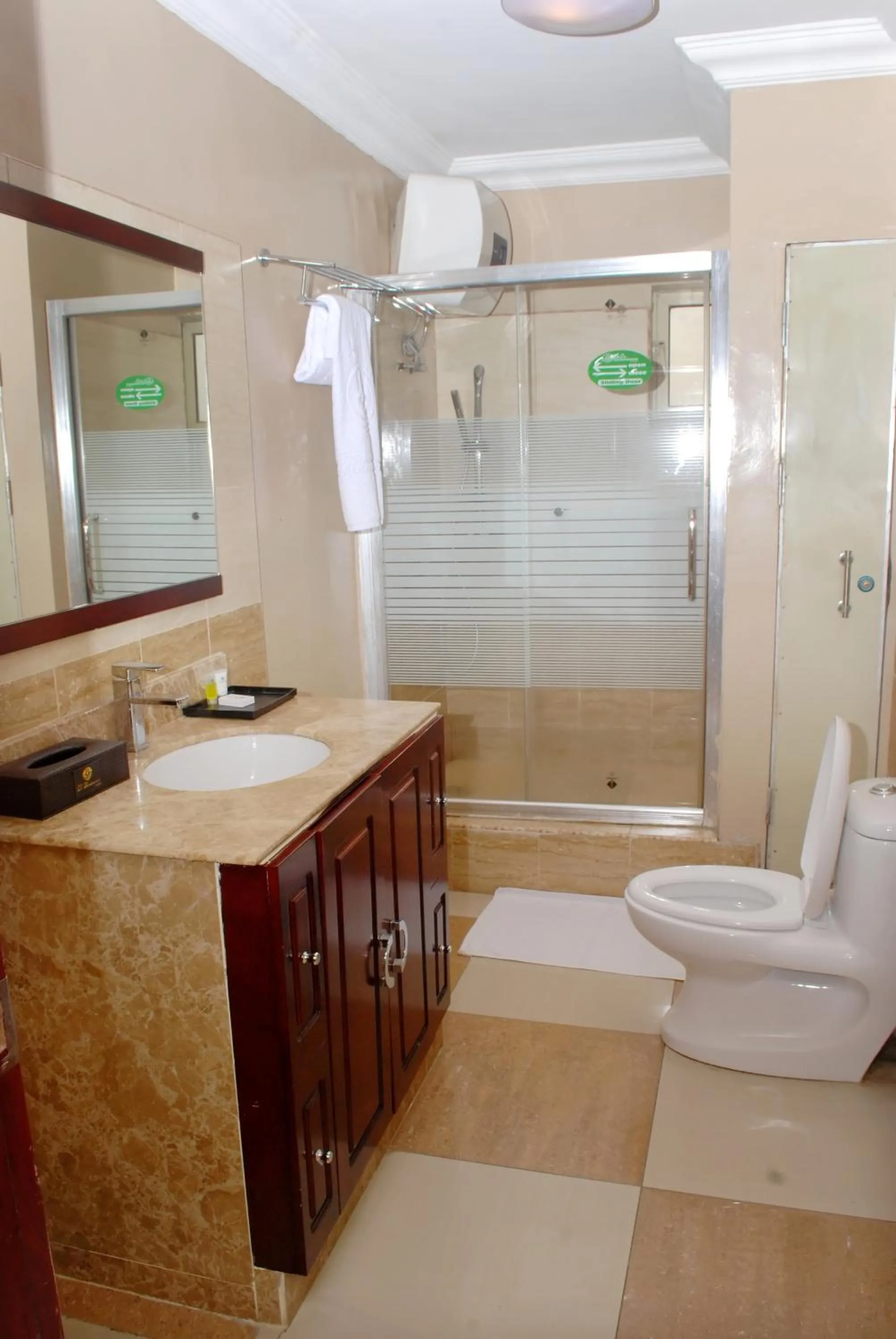 Bathroom in De Rembrandt Hotels and Suites