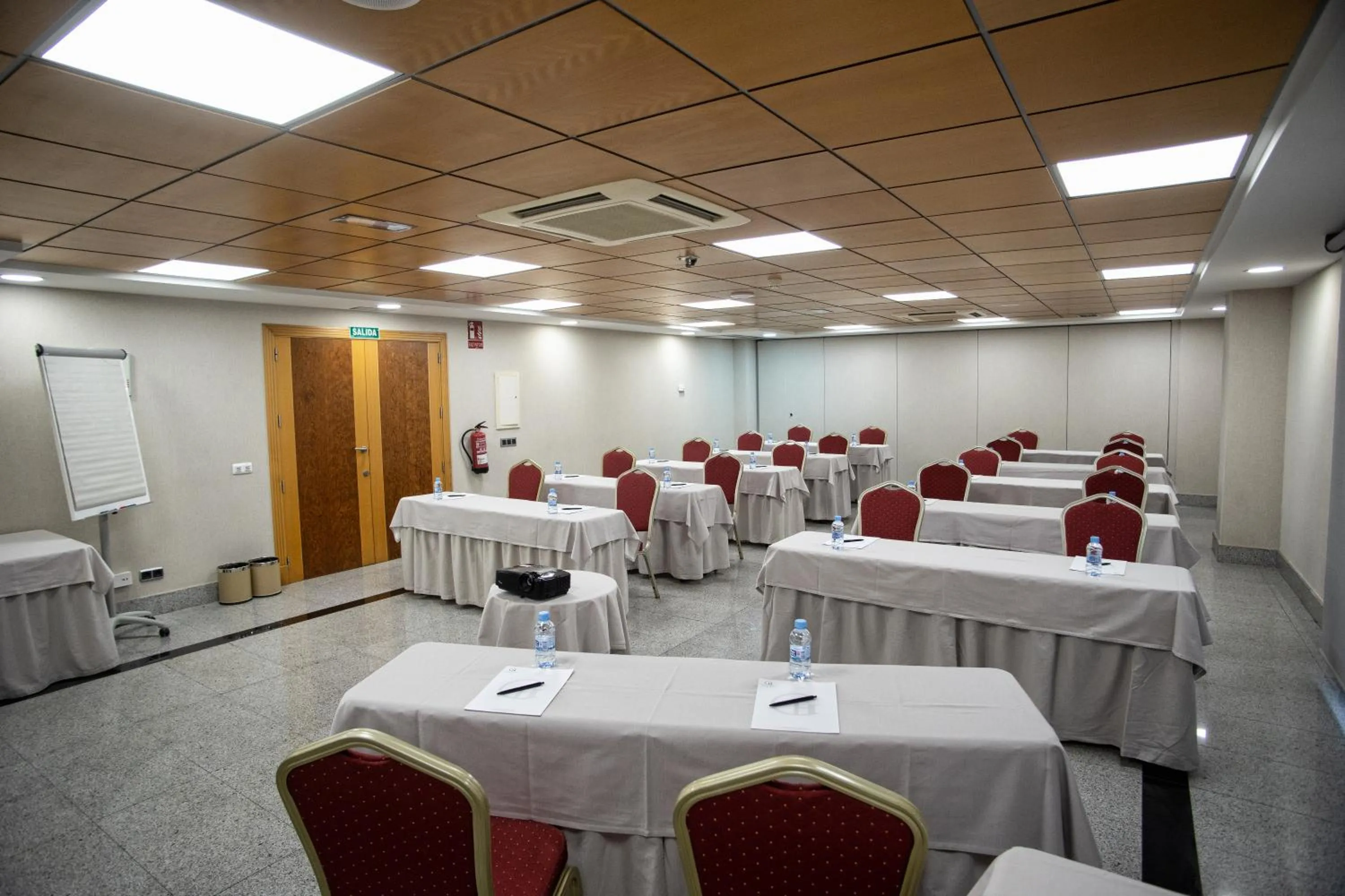 Meeting/conference room in Sercotel Gran Fama