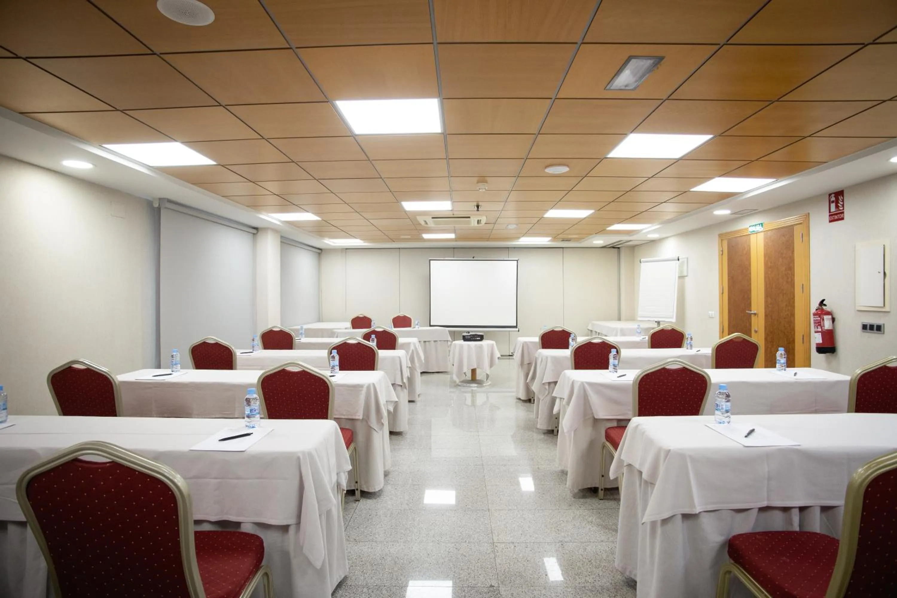 Meeting/conference room in Sercotel Gran Fama
