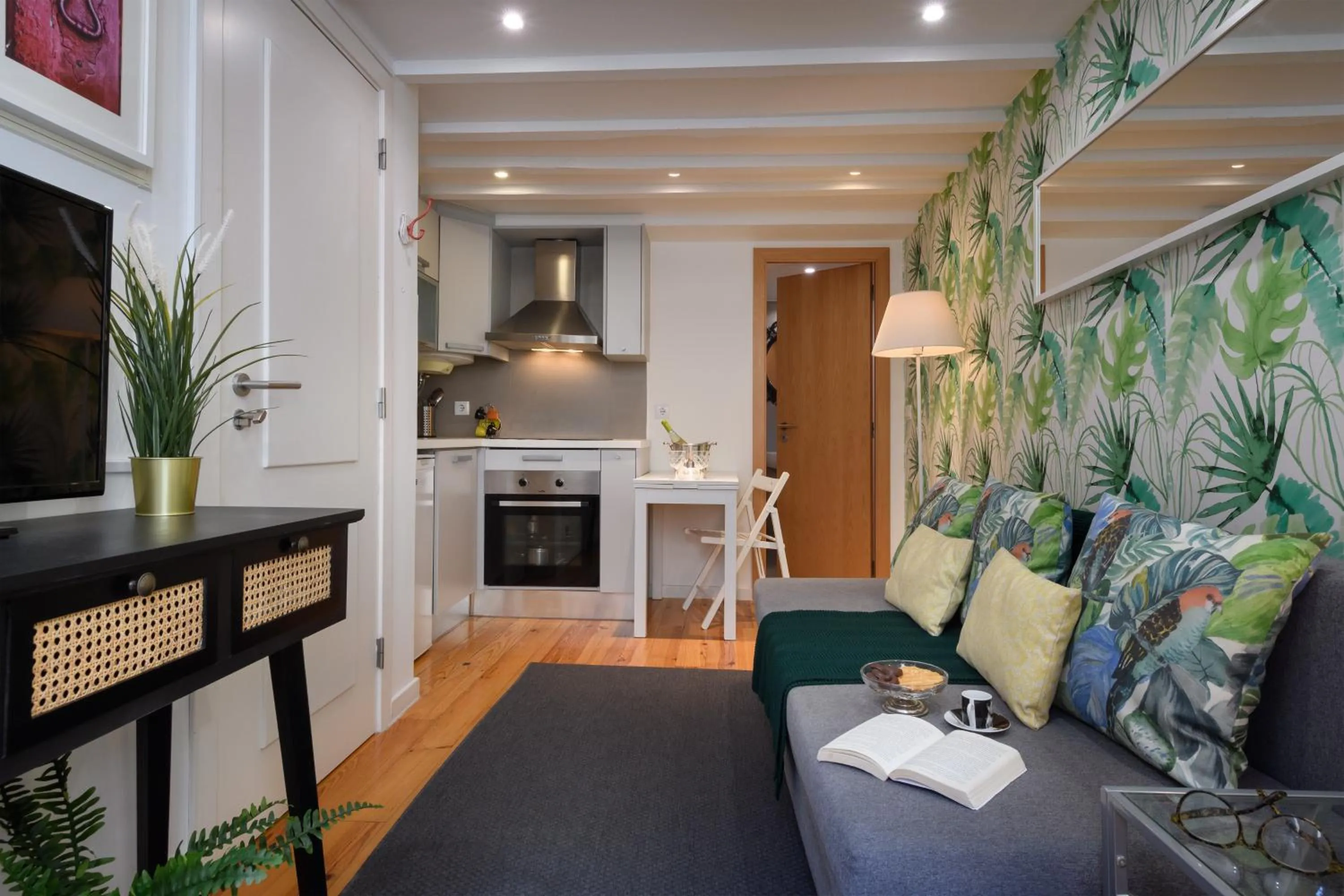 Kitchen or kitchenette in Alfama Yellow House