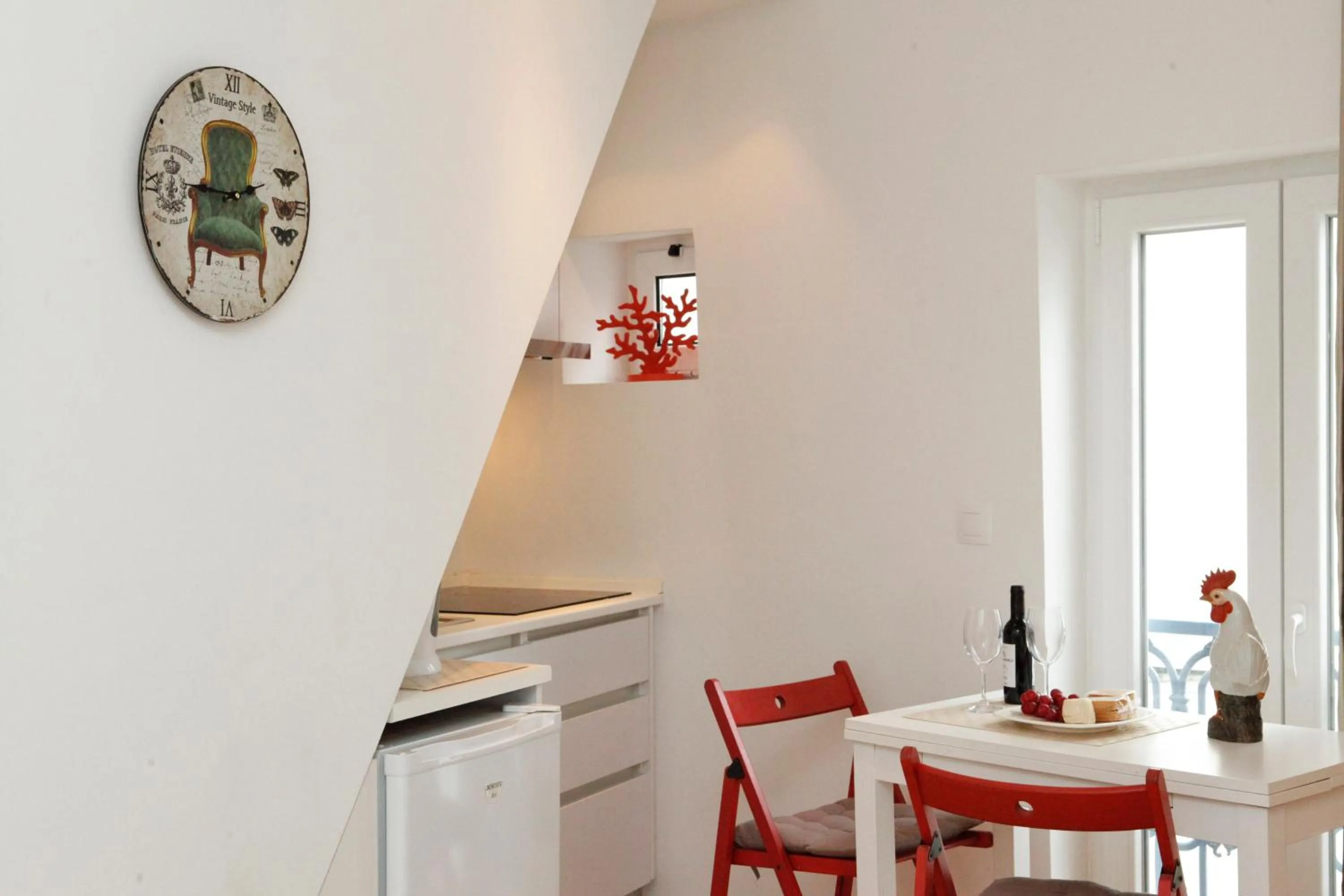 Dining area in Alfama Yellow House