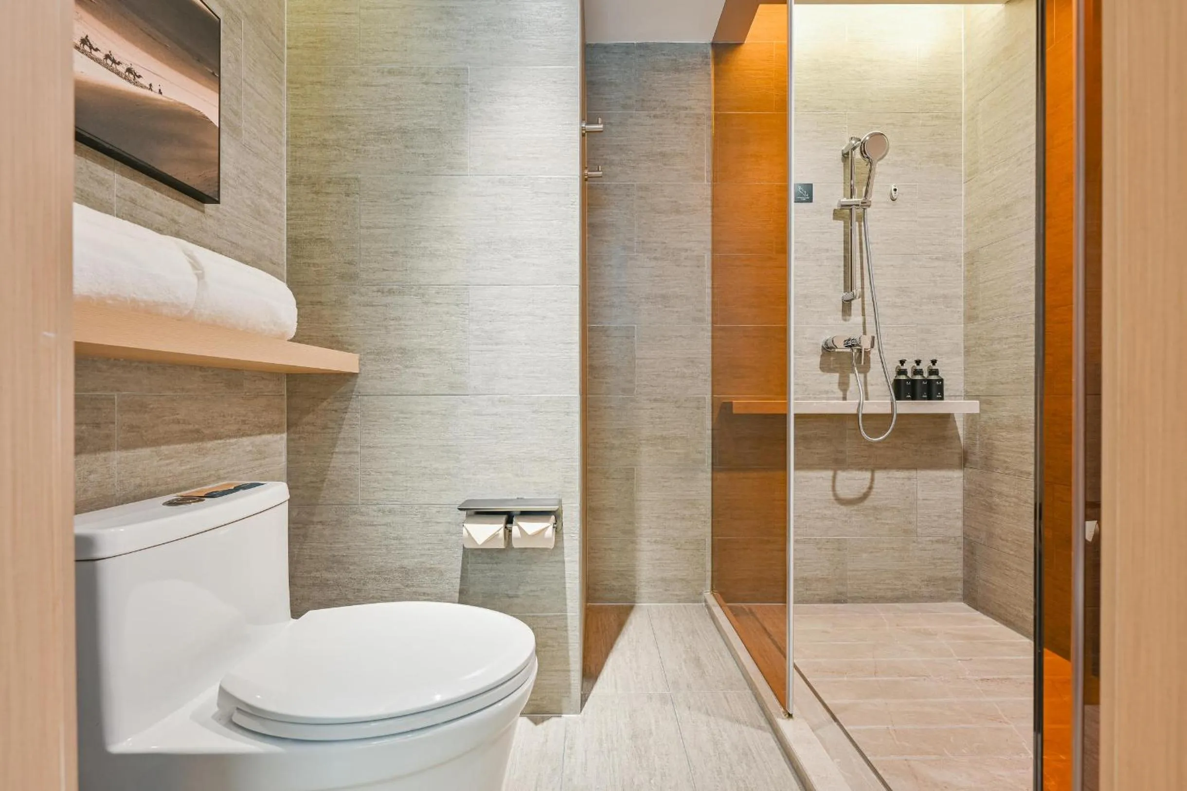 Shower in Atour Hotel Shanghai Songjiang Sports Center Free laundry service