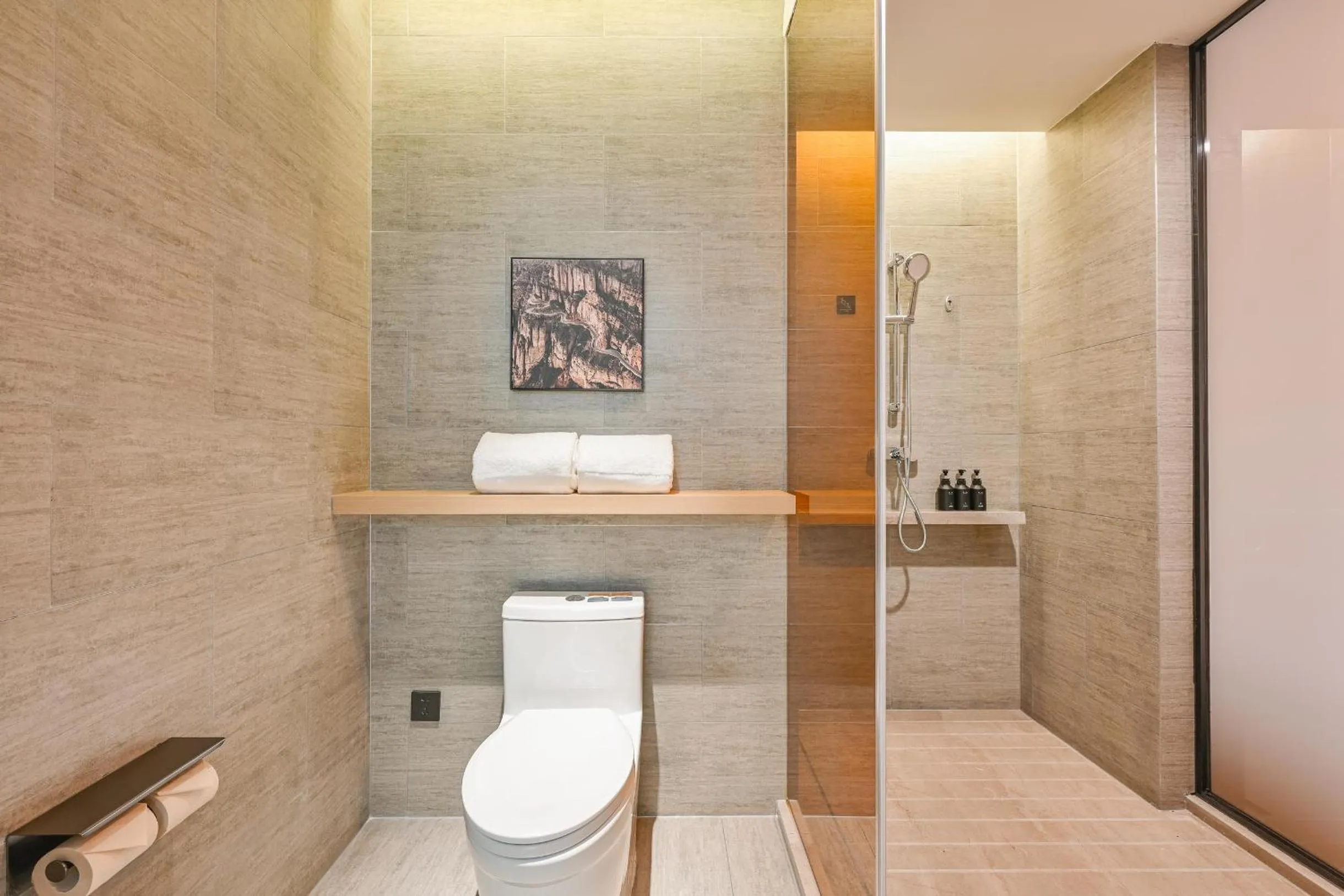 Shower in Atour Hotel Shanghai Songjiang Sports Center Free laundry service