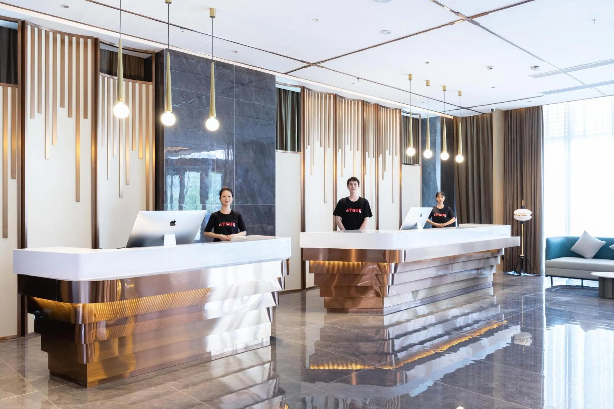 Atour Hotel Yibin West Railway Station