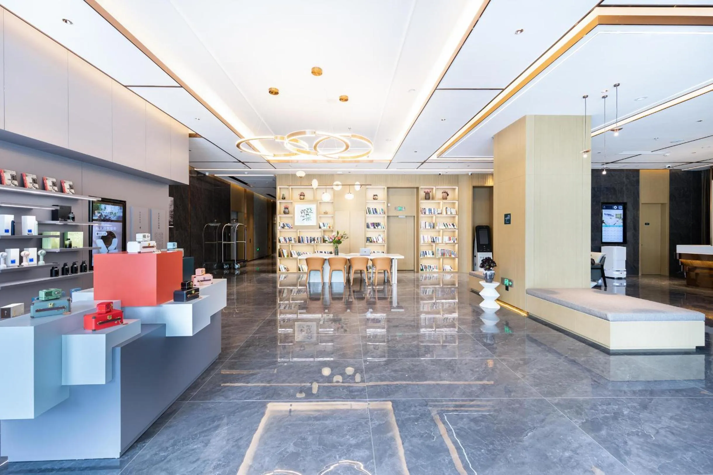 Atour Hotel Yibin West Railway Station