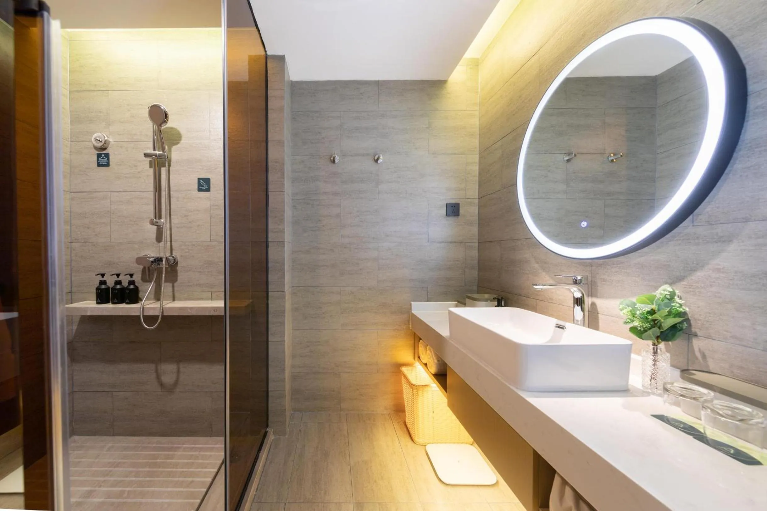 Atour Hotel Yibin West Railway Station