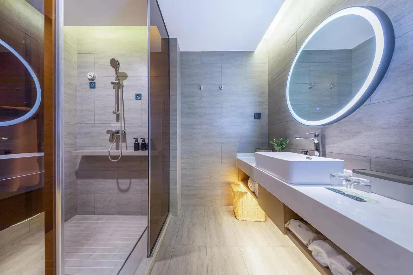 Shower in Atour Hotel Yibin West Railway Station