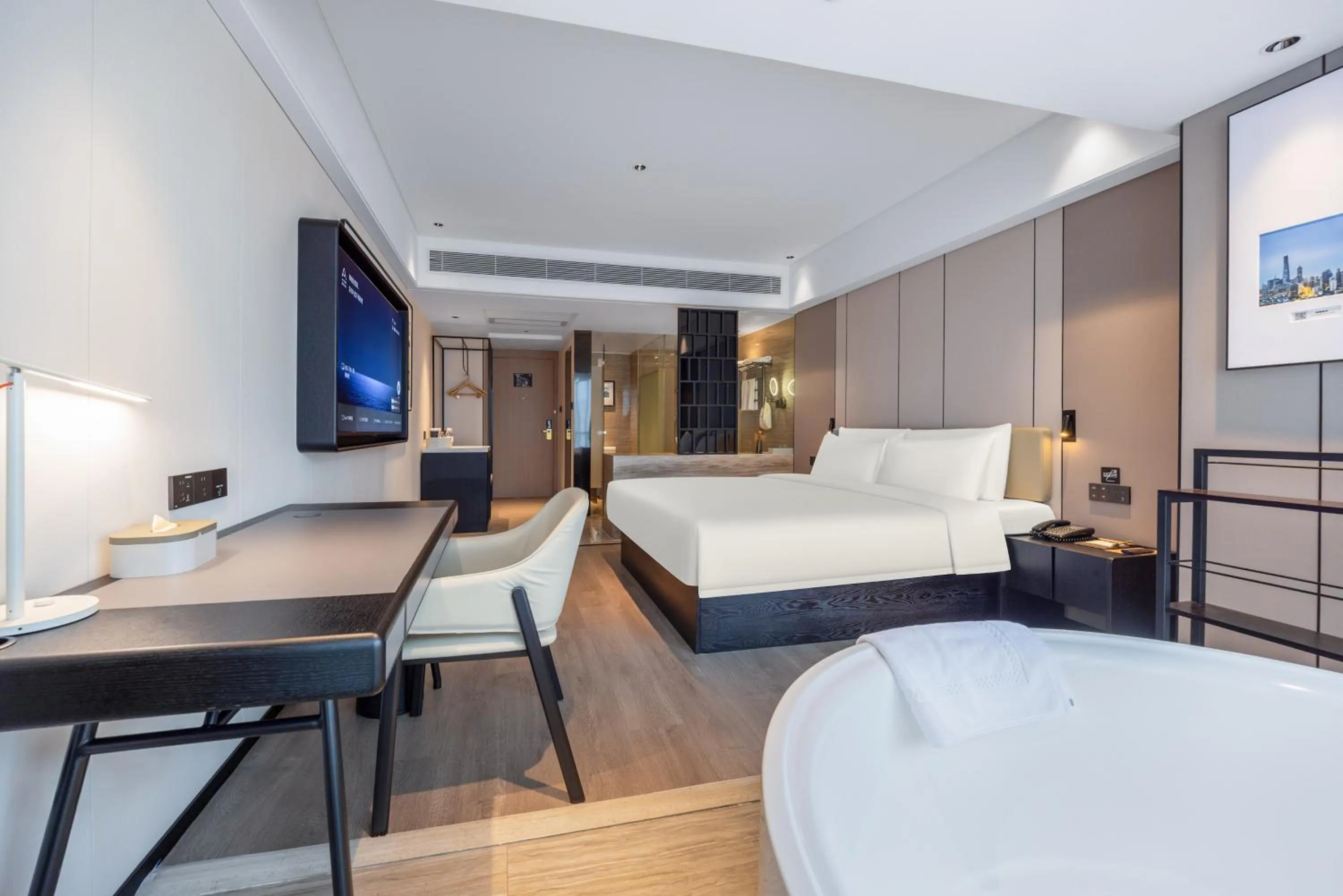 Bed in Atour X Hotel Shenzhen Luohu Dongmen Pedestrian Street