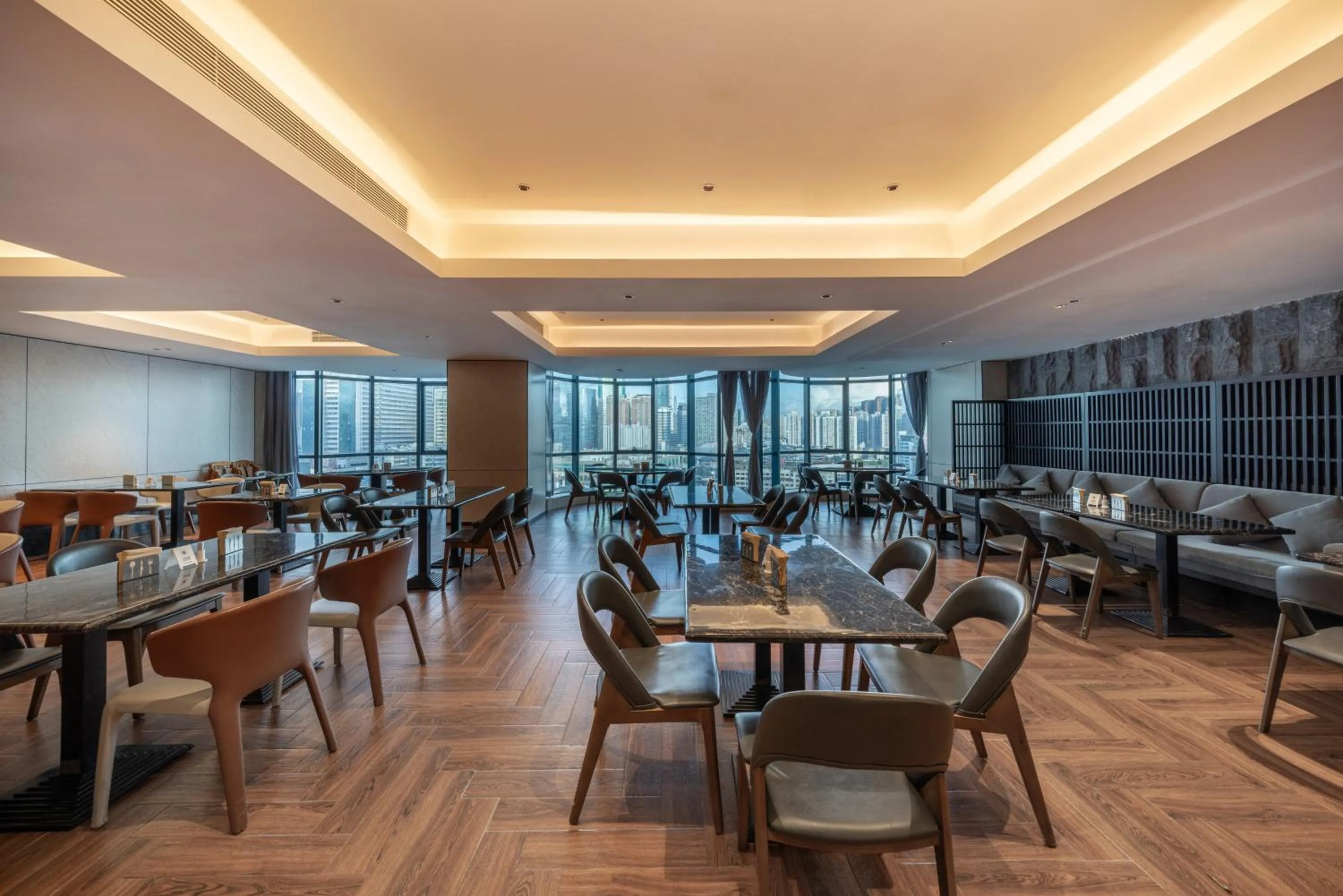 Restaurant/places to eat in Atour X Hotel Shenzhen Luohu Dongmen Pedestrian Street