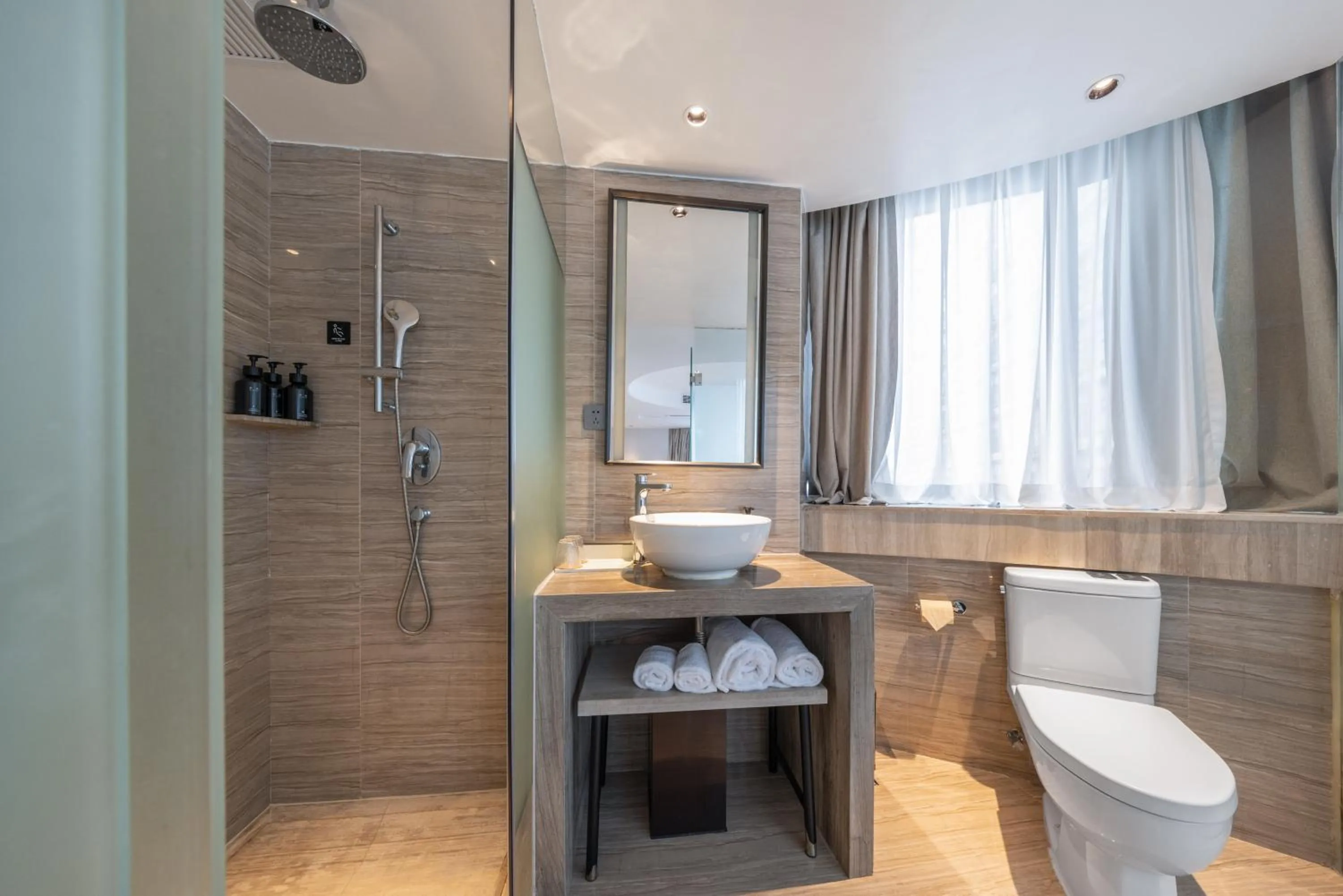 Atour X Hotel Shenzhen Luohu Dongmen Pedestrian Street