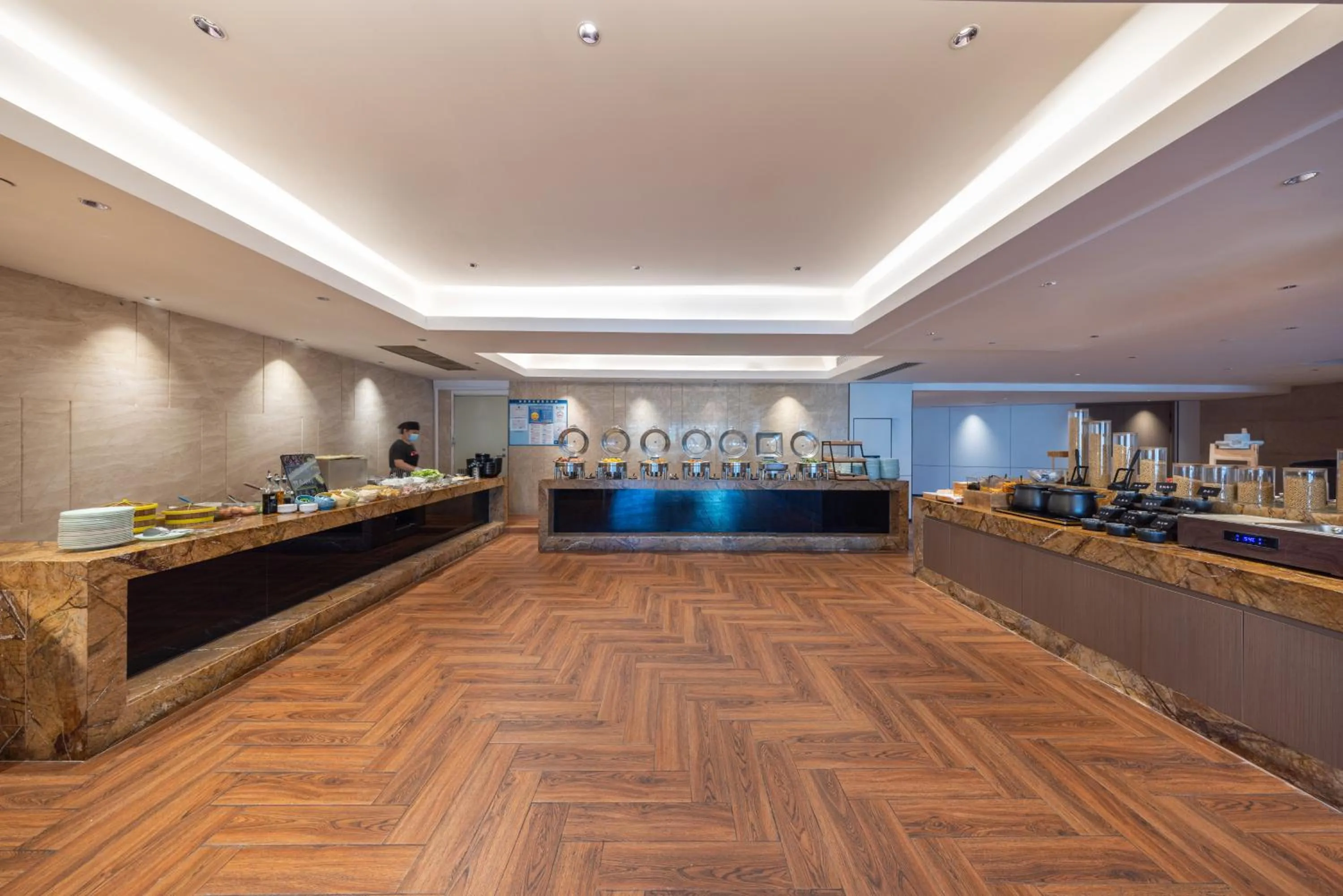 Restaurant/places to eat in Atour X Hotel Shenzhen Luohu Dongmen Pedestrian Street