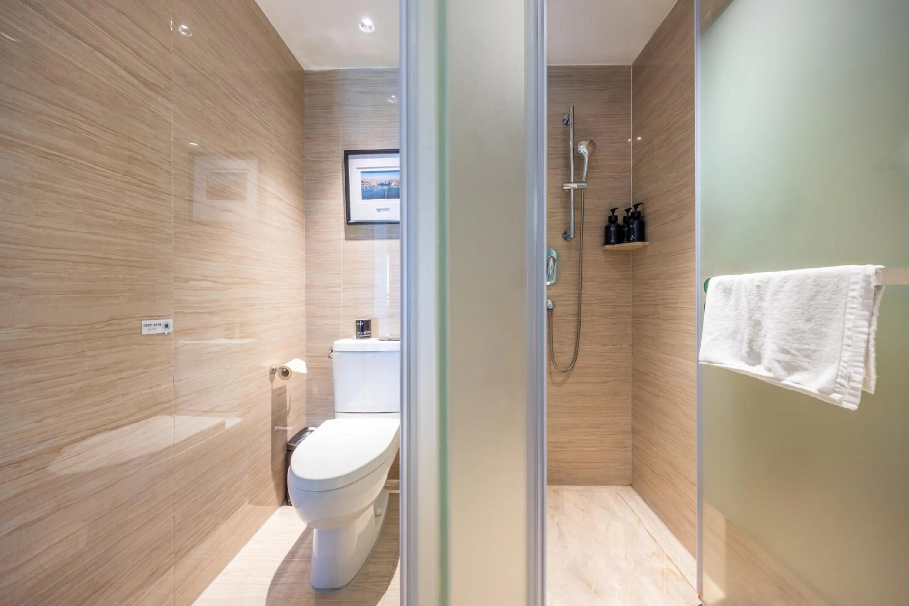 Atour X Hotel Shenzhen Luohu Dongmen Pedestrian Street