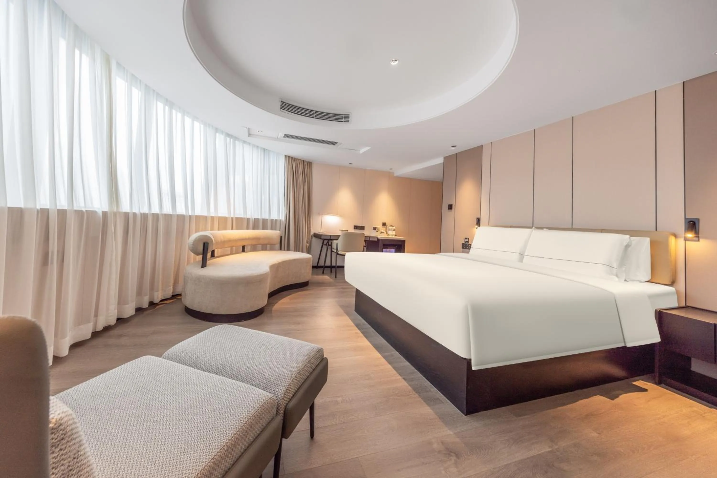 Bed in Atour X Hotel Shenzhen Luohu Dongmen Pedestrian Street