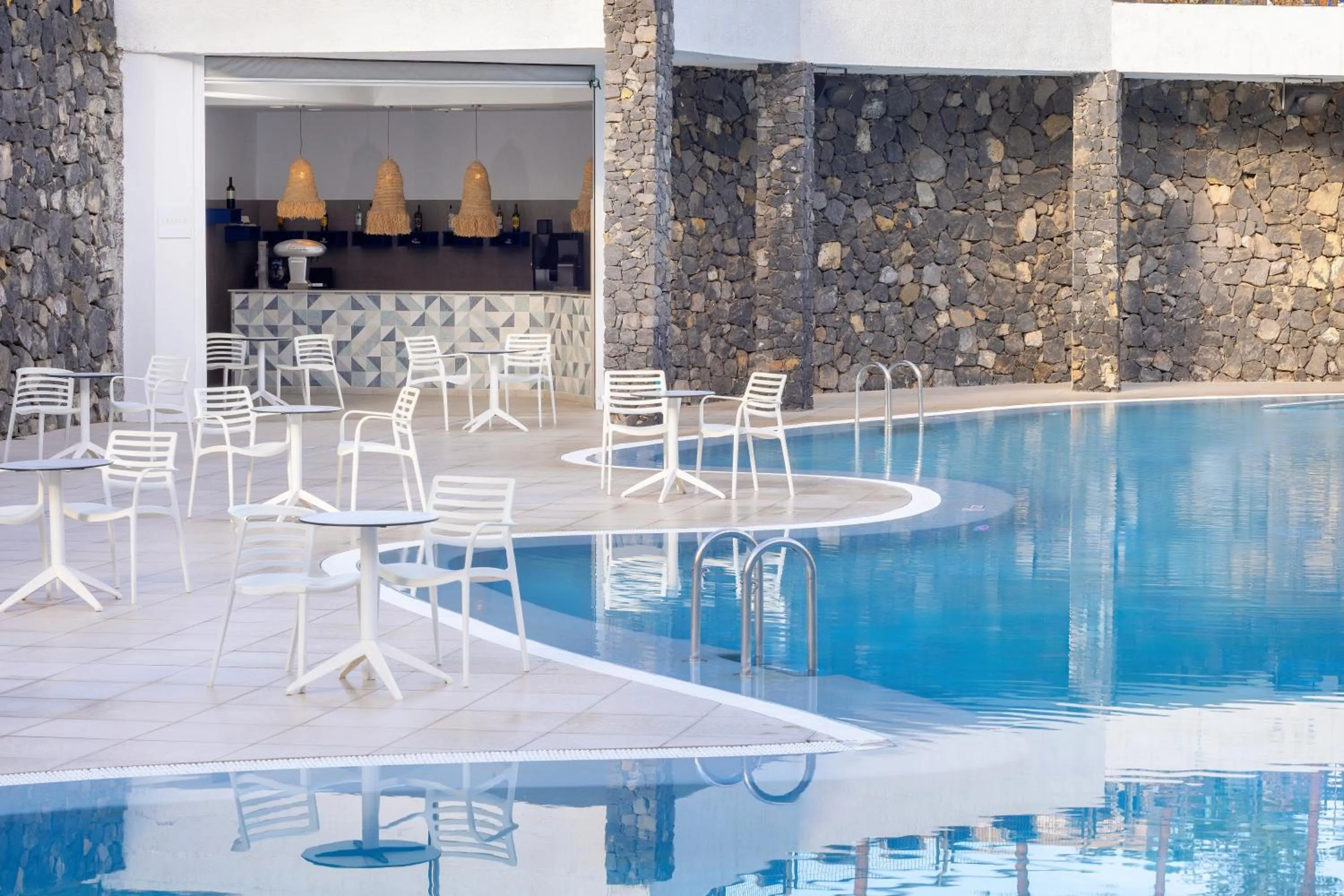 Swimming pool in Alua Tenerife