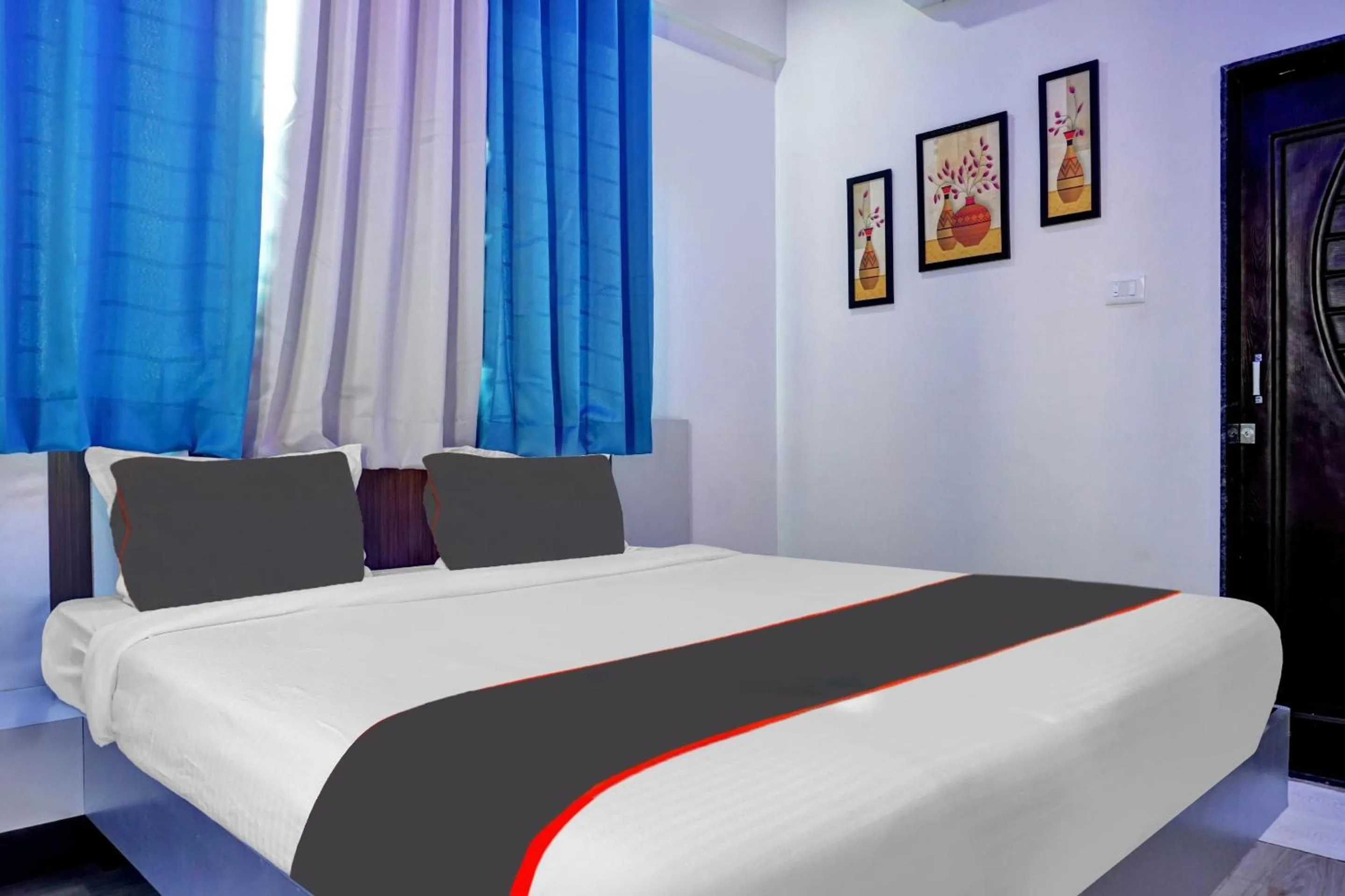 Bedroom, Bed in Super Collection O Eon Inn Near Pune Airport