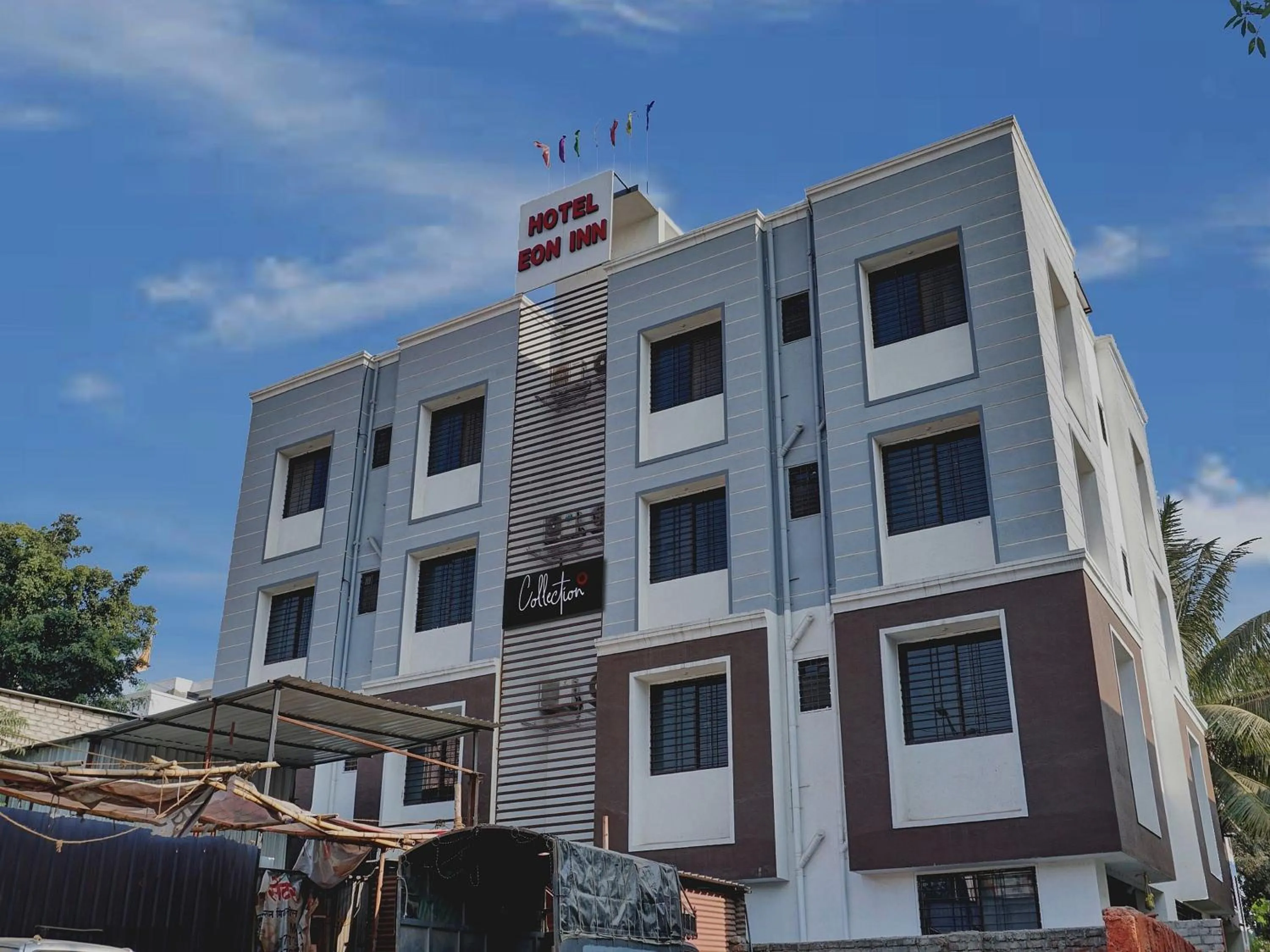 Facade/entrance in Super Collection O Eon Inn Near Pune Airport