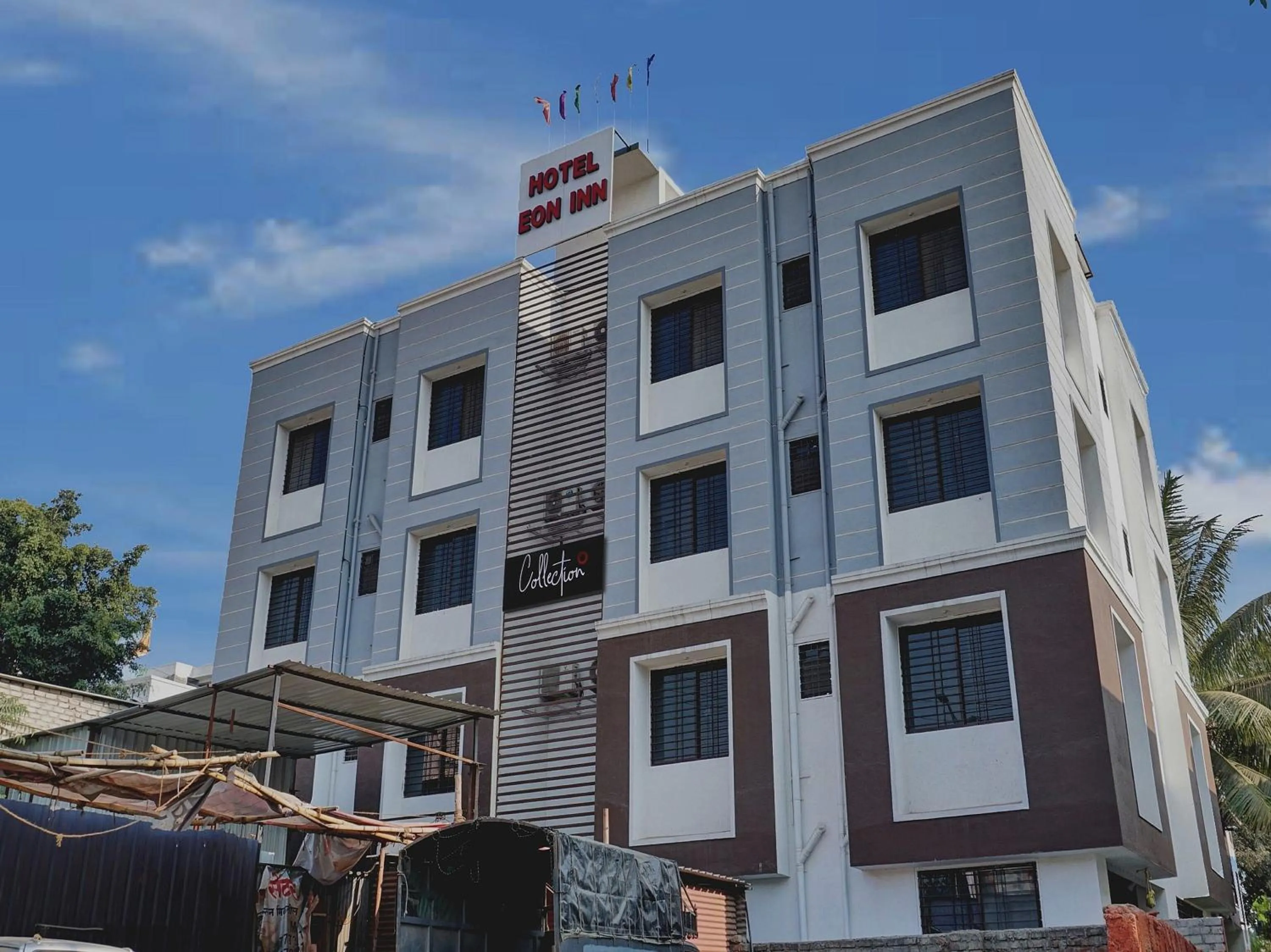 Facade/entrance in Super Collection O Eon Inn Near Pune Airport