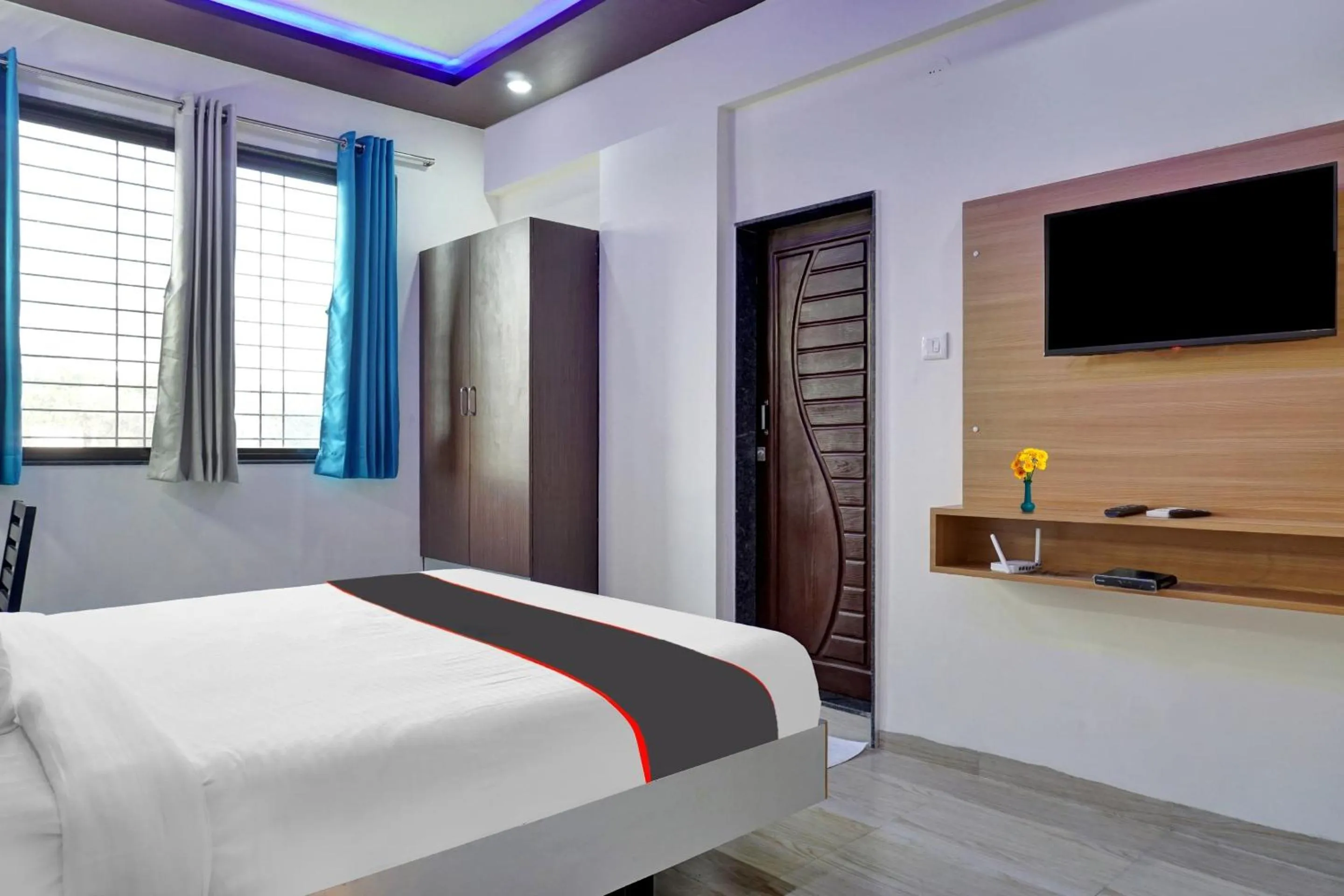 Bedroom, Bed in Super Collection O Eon Inn Near Pune Airport