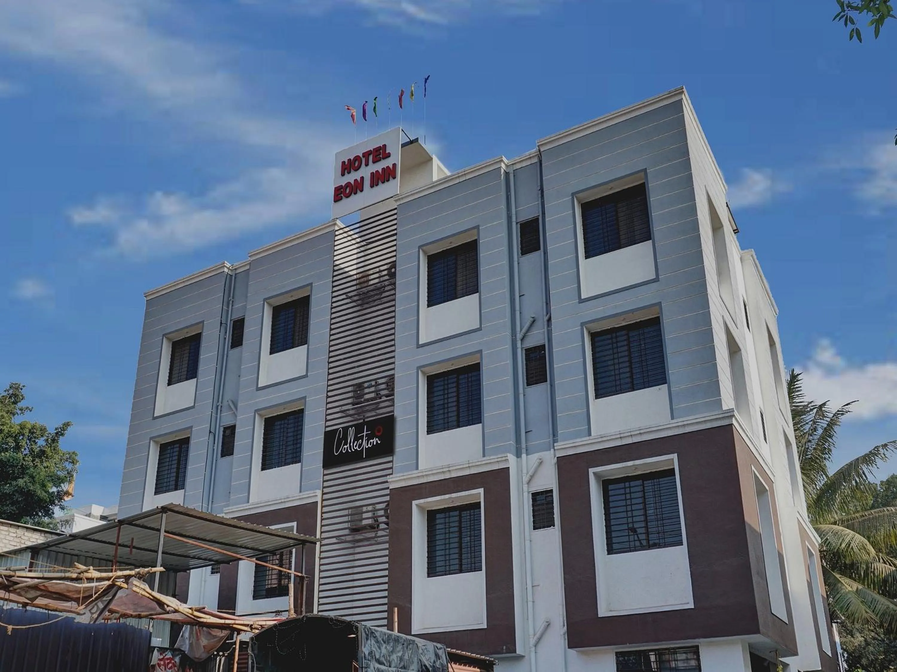 Facade/entrance in Super Collection O Eon Inn Near Pune Airport