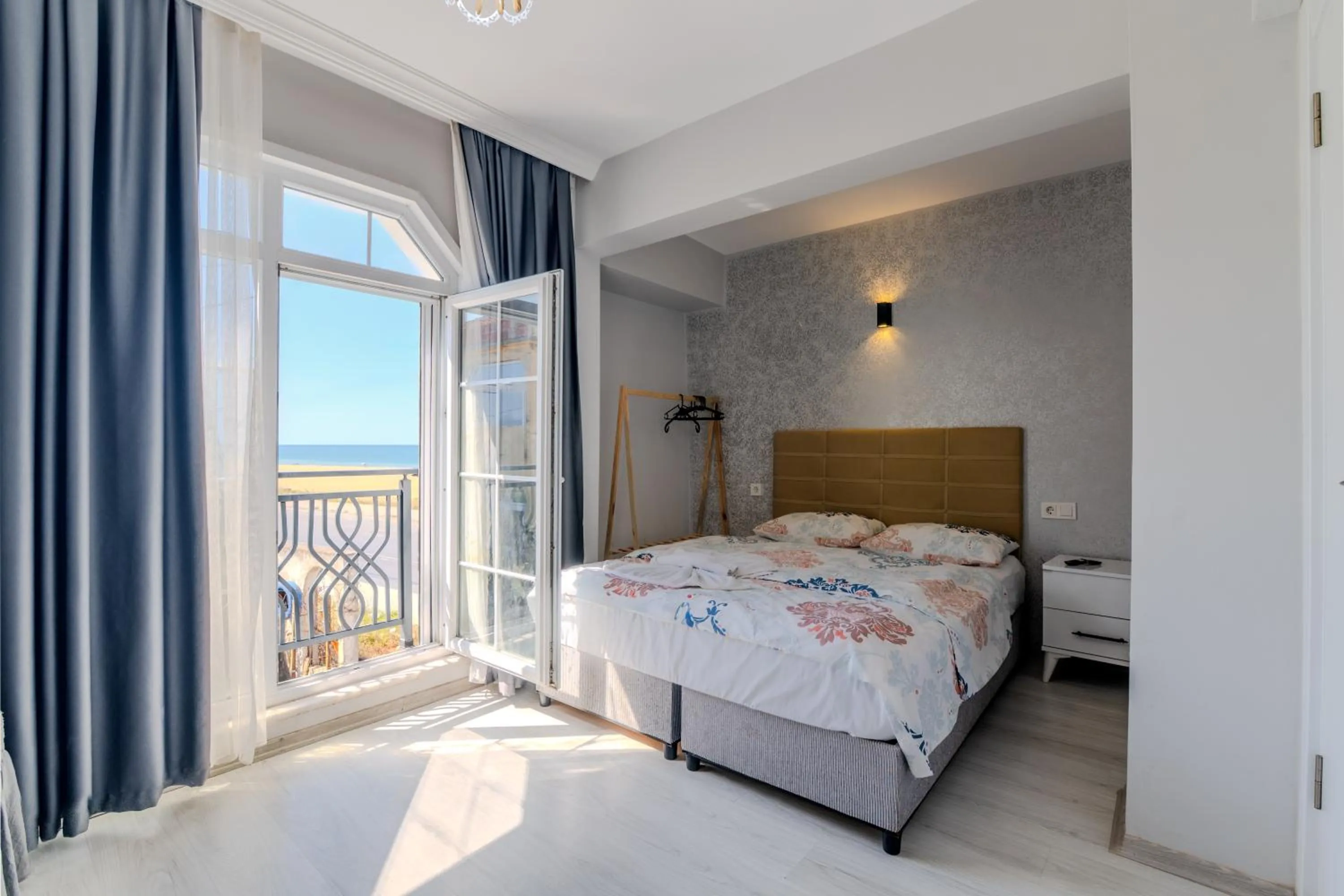 Photo of the whole room, Bed in Airport Black Sea Hotel & Restaurant