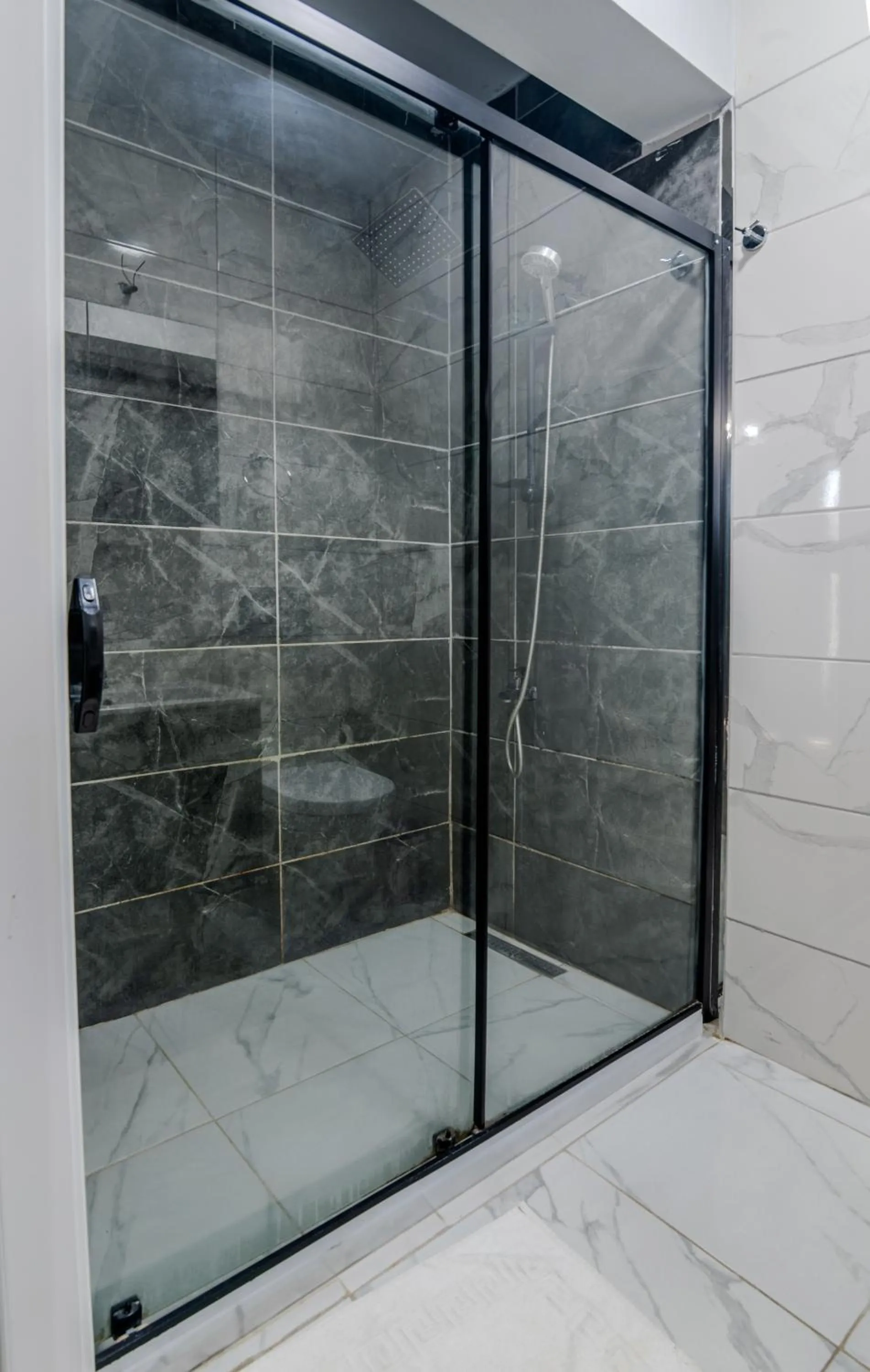 Shower in Airport Black Sea Hotel & Restaurant