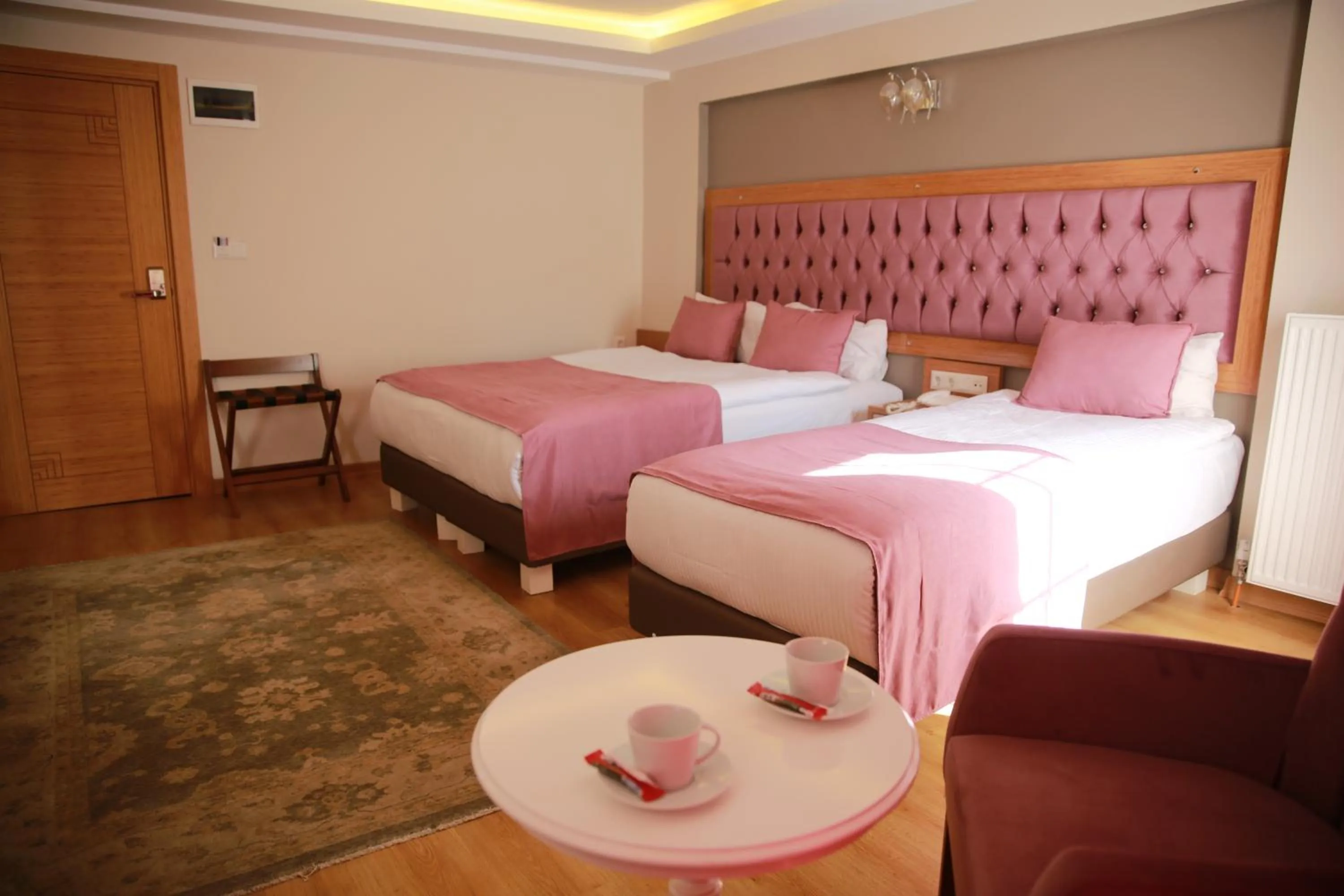 Photo of the whole room, Bed in Hotel Black Pearl