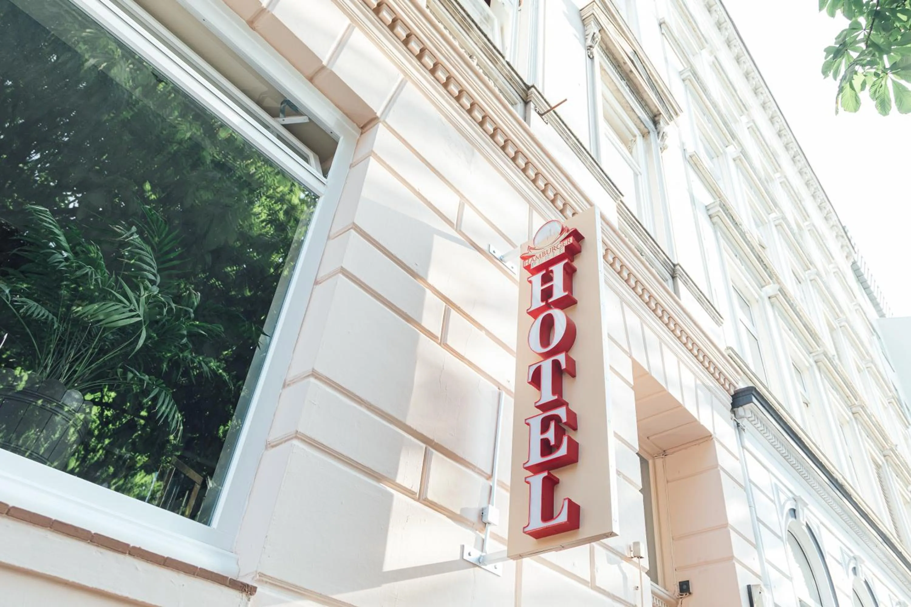 Property building in Hotel Hamburger Perle