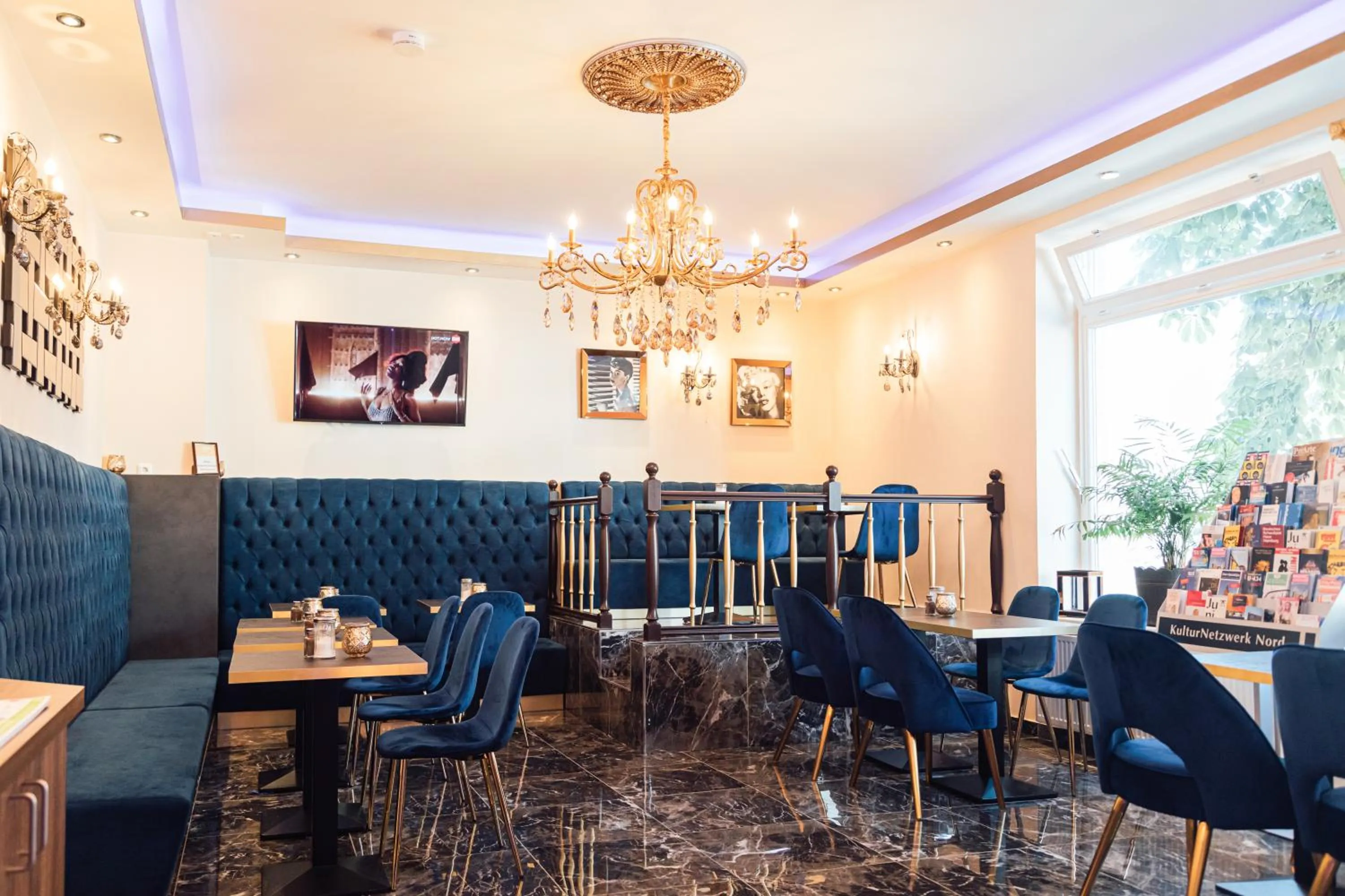 Restaurant/places to eat in Hotel Hamburger Perle